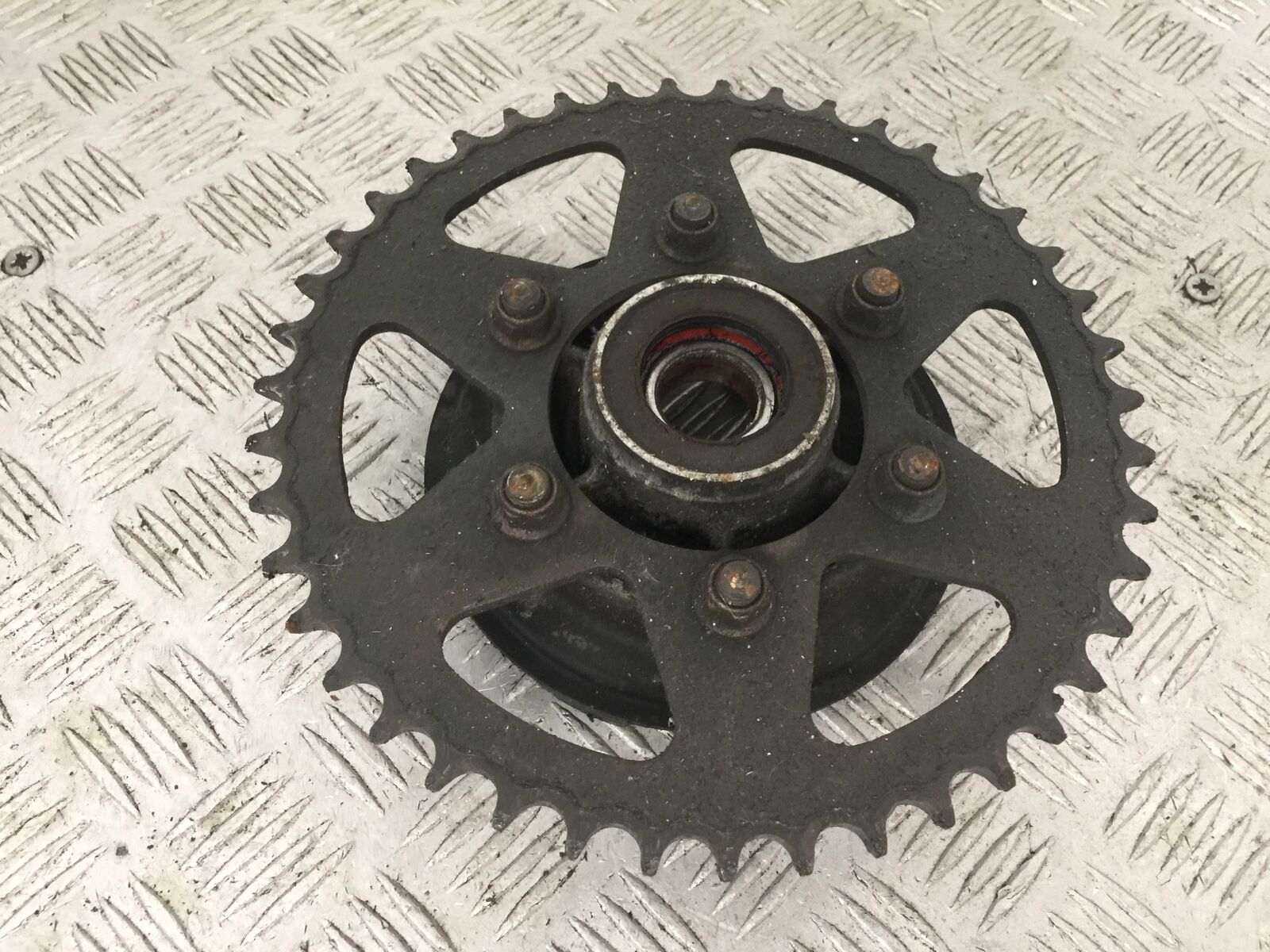 KAWASAKI Z750 Z 750 SPROCKET CARRIER YEAR 2004-2006  (STOCK 871)