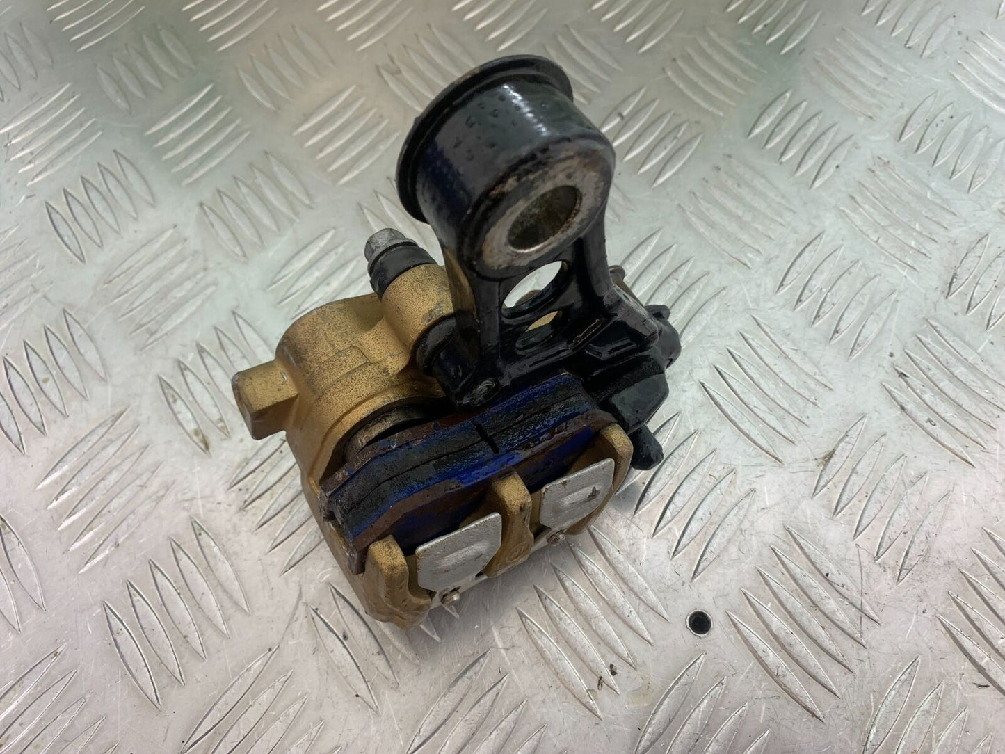 HONDA VFR400 VFR 400 NC21 REAR BRAKE CALIPER    YEAR 1986-87 (CMB1043)