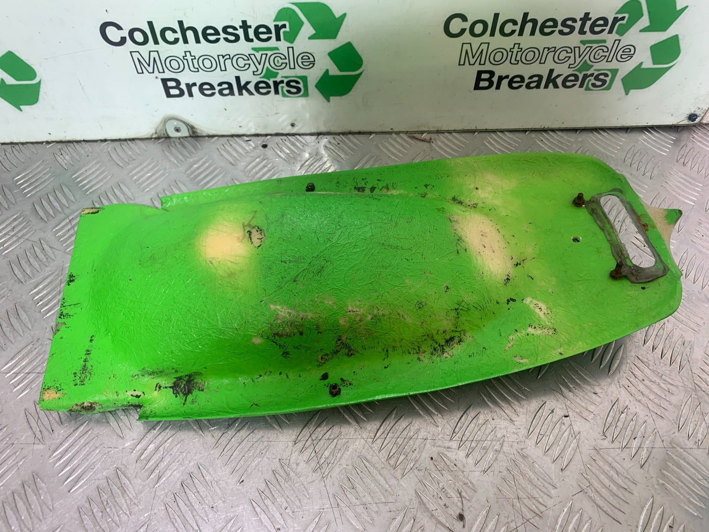 KAWASAKI ZX9R ZX9 E1 UNDERTRAY  YEAR 2000-01 (CMB1171)