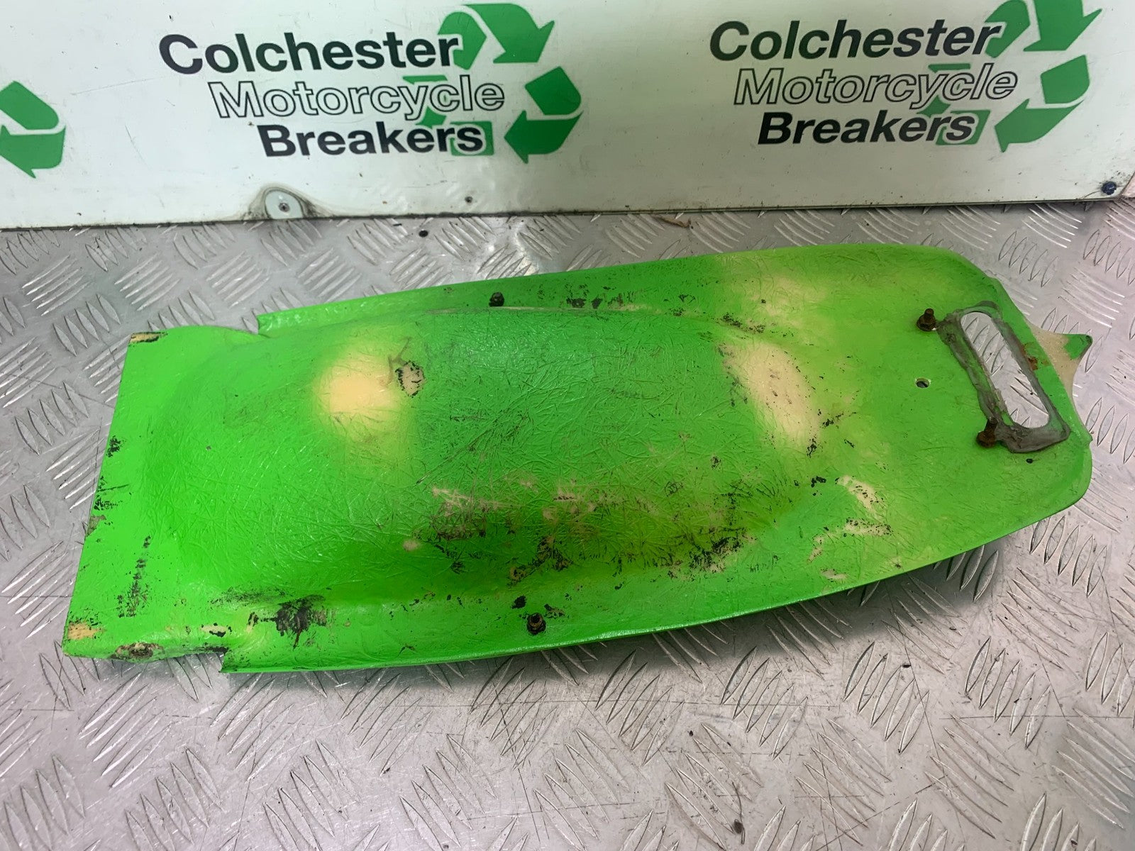 KAWASAKI ZX9R ZX9 E1 UNDERTRAY  YEAR 2000-01 (CMB1171)