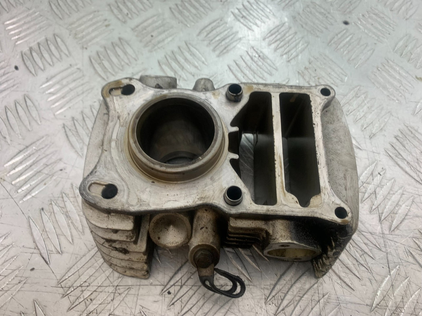 HONDA XL125 VARADERO FRONT BARREL  YEAR 2001-2006  (CMB1210)