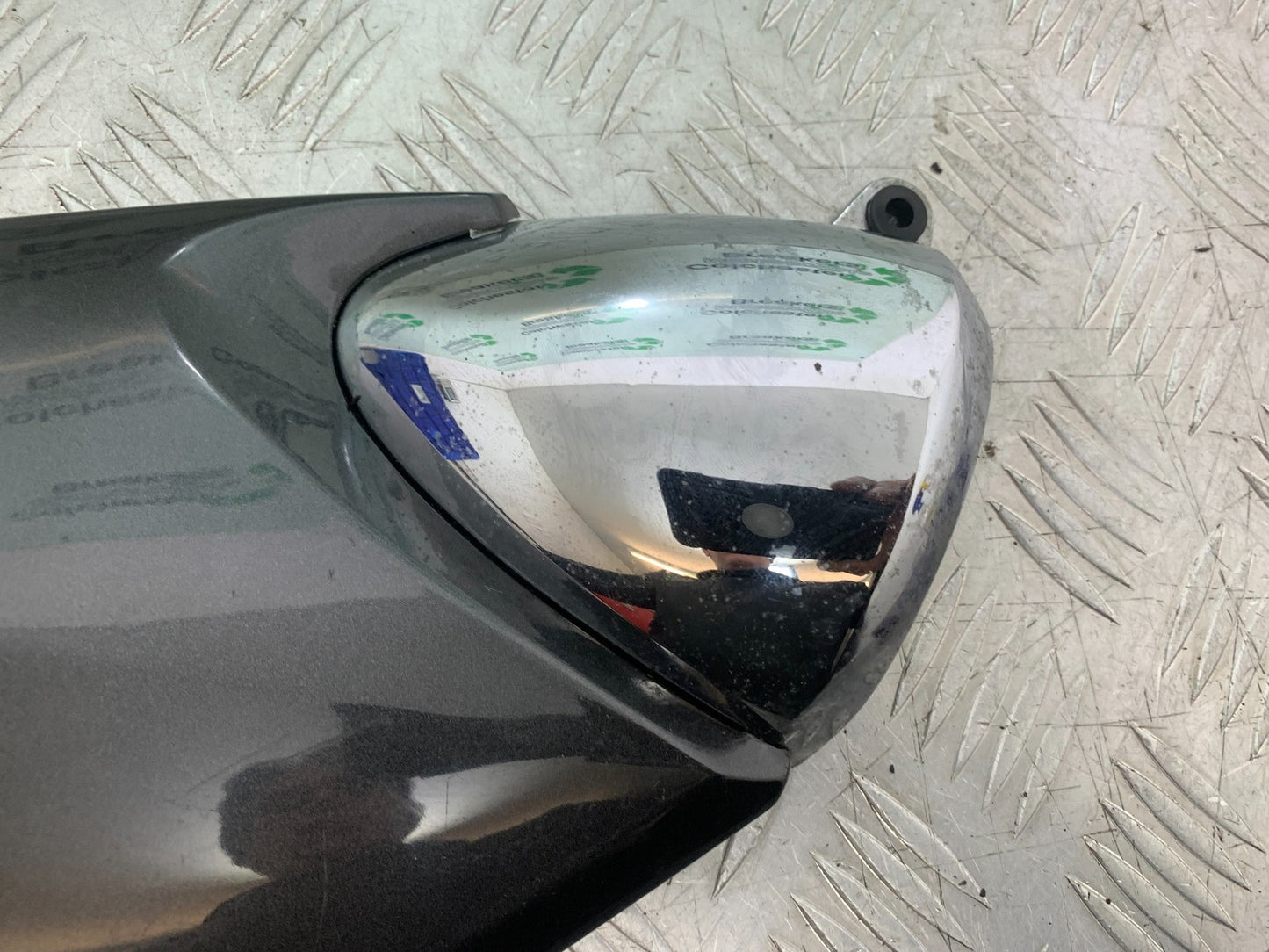 SUZUKI GSF600 GSF 600 BANDIT RIGHT SIDE PANEL   2000-2004 (CMB1269)