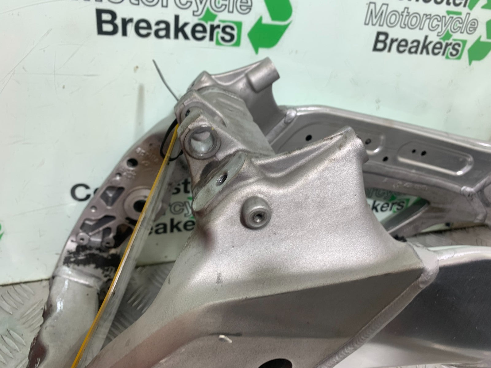 APRILIA TUONO 1000 V4R FRAME REG LOG BOOK YEAR 2011-13  (CMB1331)