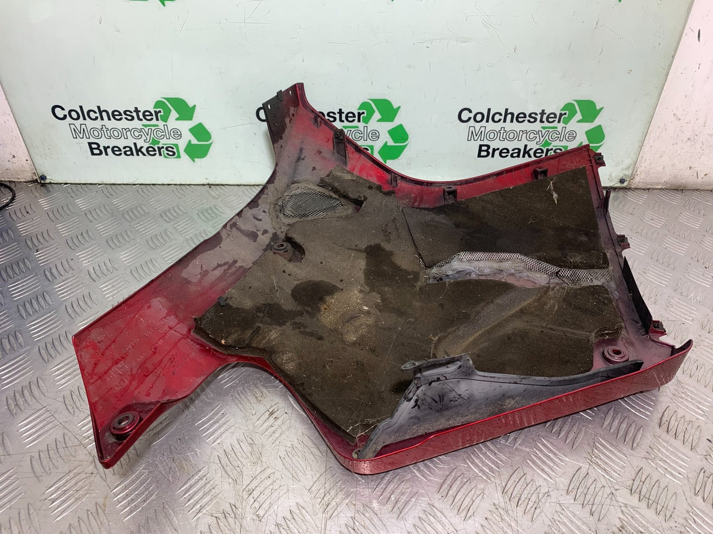 HONDA CBR1100 BLACKBIRD RIGHT FAIRING PANEL  YEAR 1999-2005 (CMB1232)