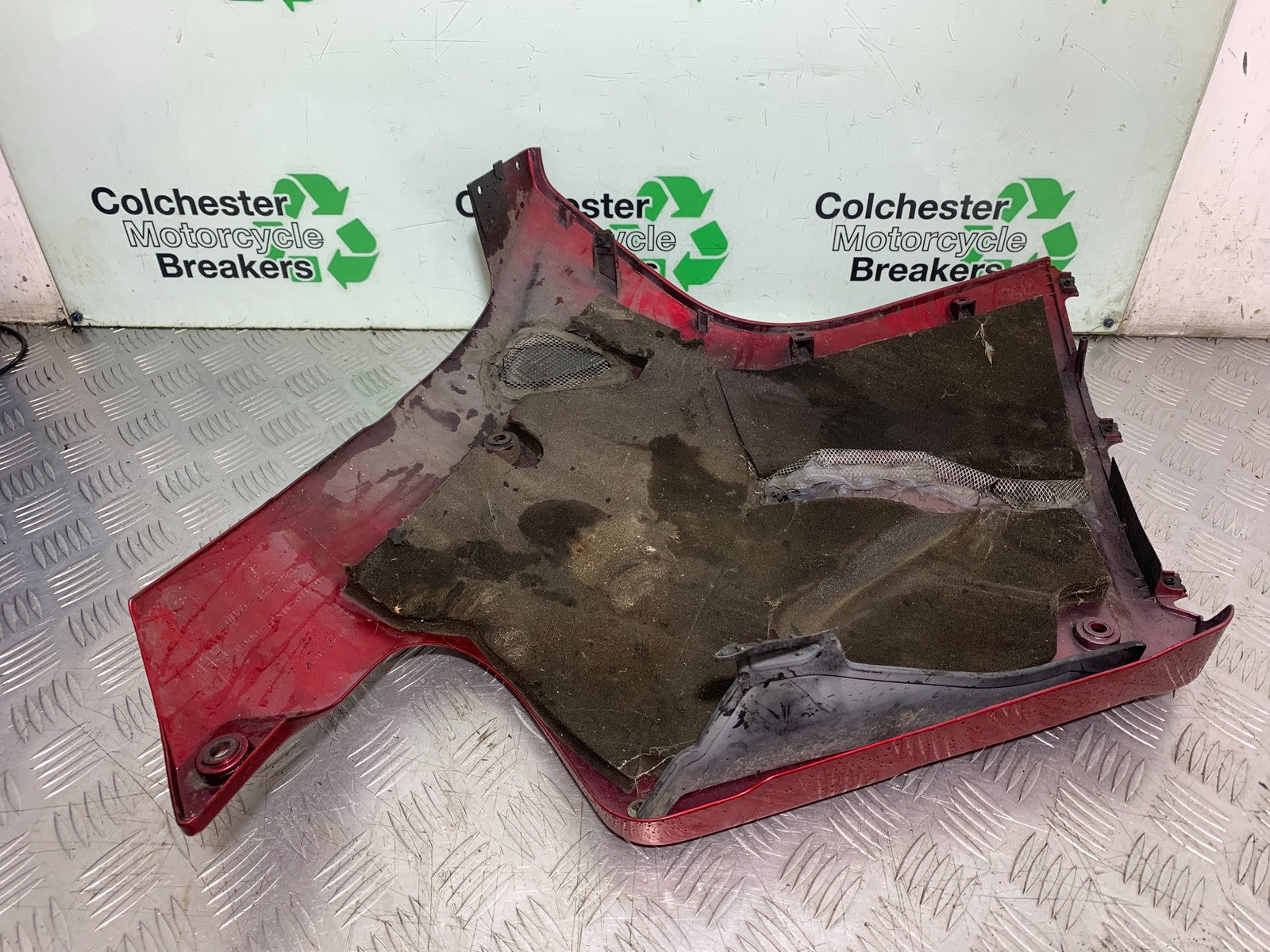 HONDA CBR1100 BLACKBIRD RIGHT FAIRING PANEL  YEAR 1999-2005 (CMB1232)