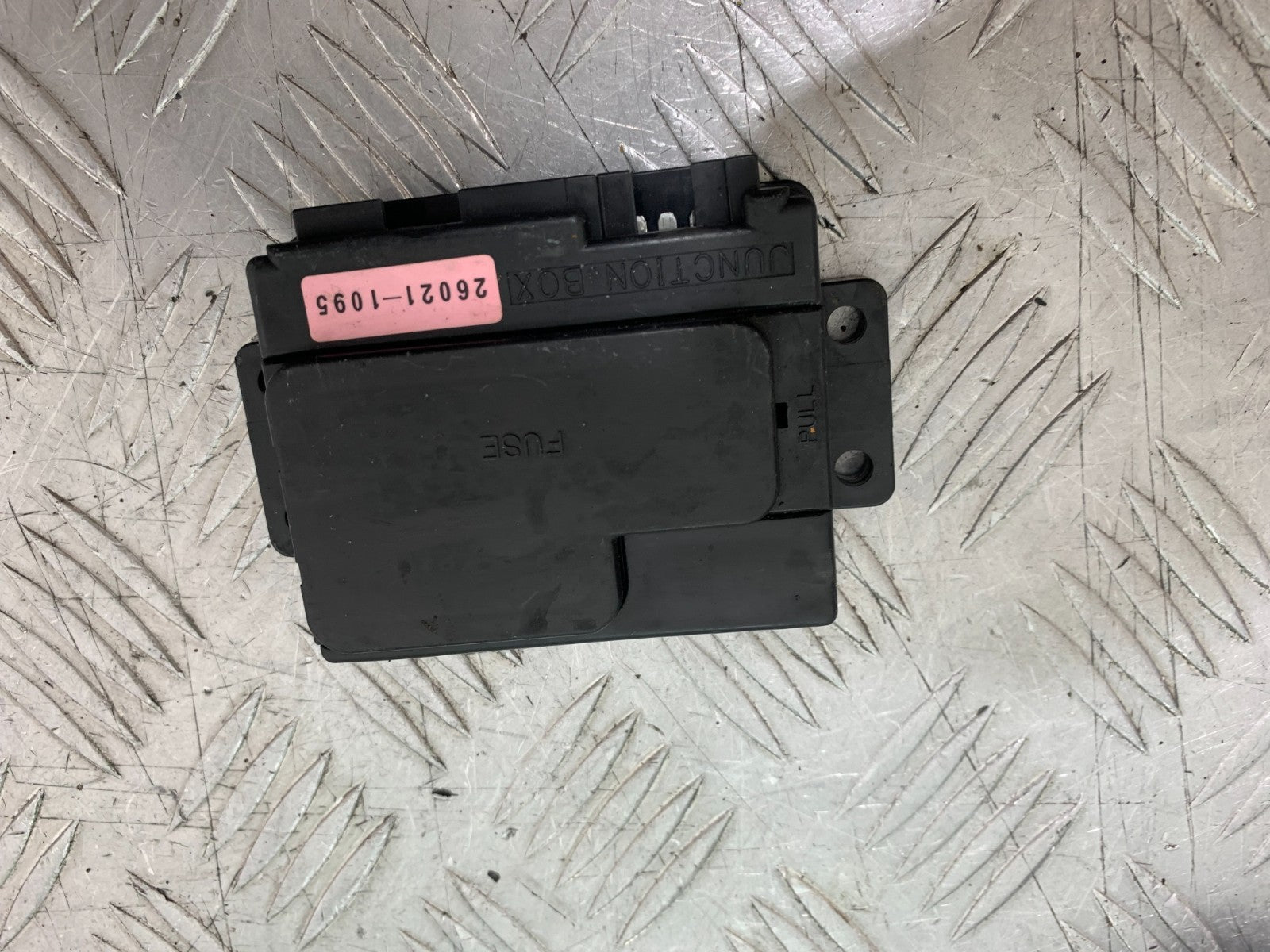 KAWASAKI ZX9R ZX9 R FUSE BOX  YEAR 1998-1999 (CMB1329)