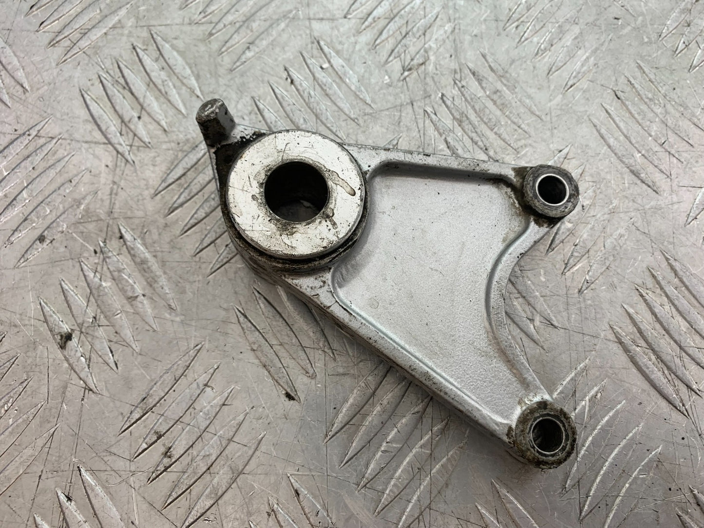 TRIUMPH TROPHY 900 REAR CALIPER BRACKET YEAR 1991-95 (CMB1251)