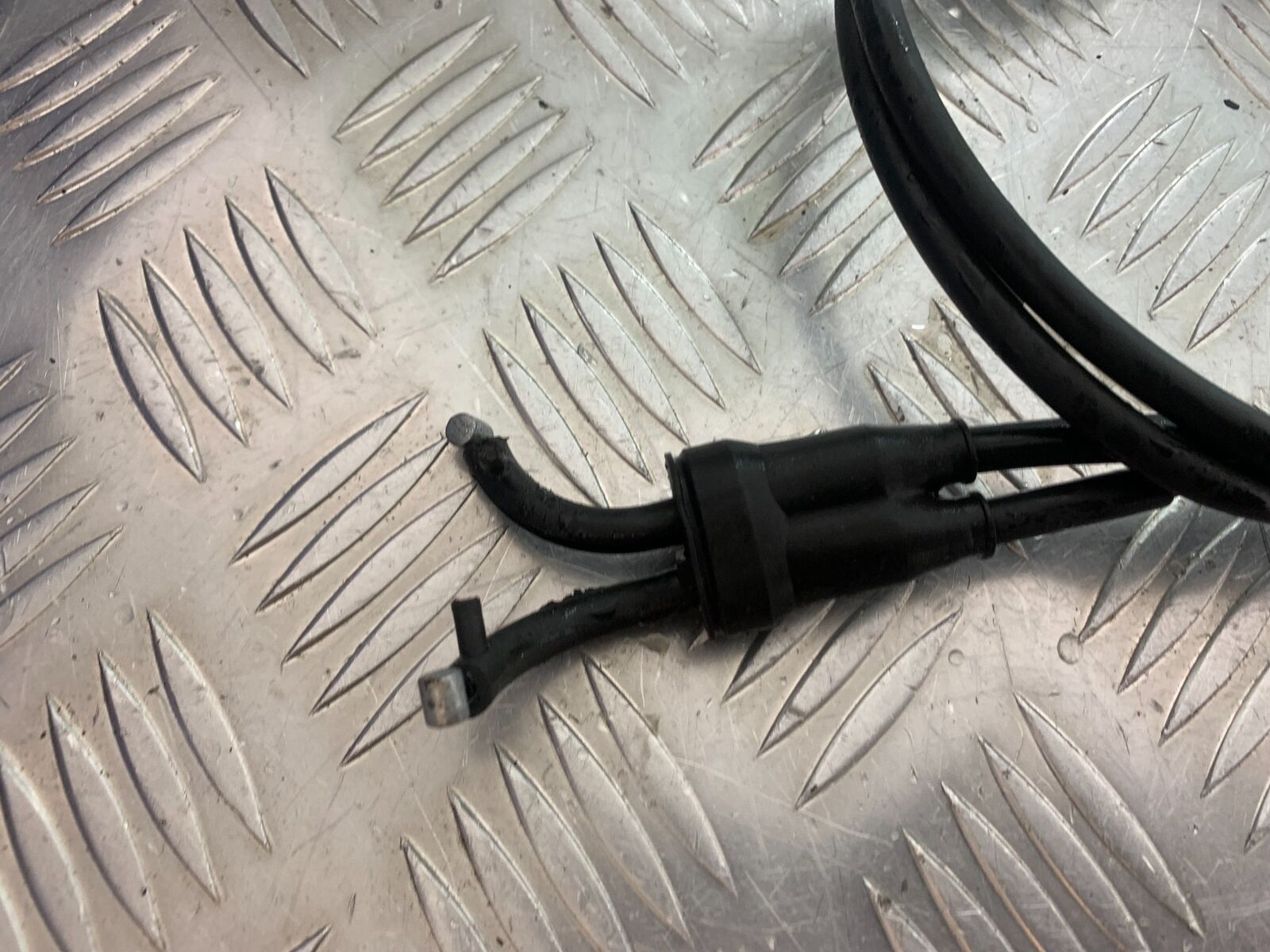 TRIUMPH TIGER 800 THROTTLE CABLES  YEAR 2011-2014 (CMB1113)