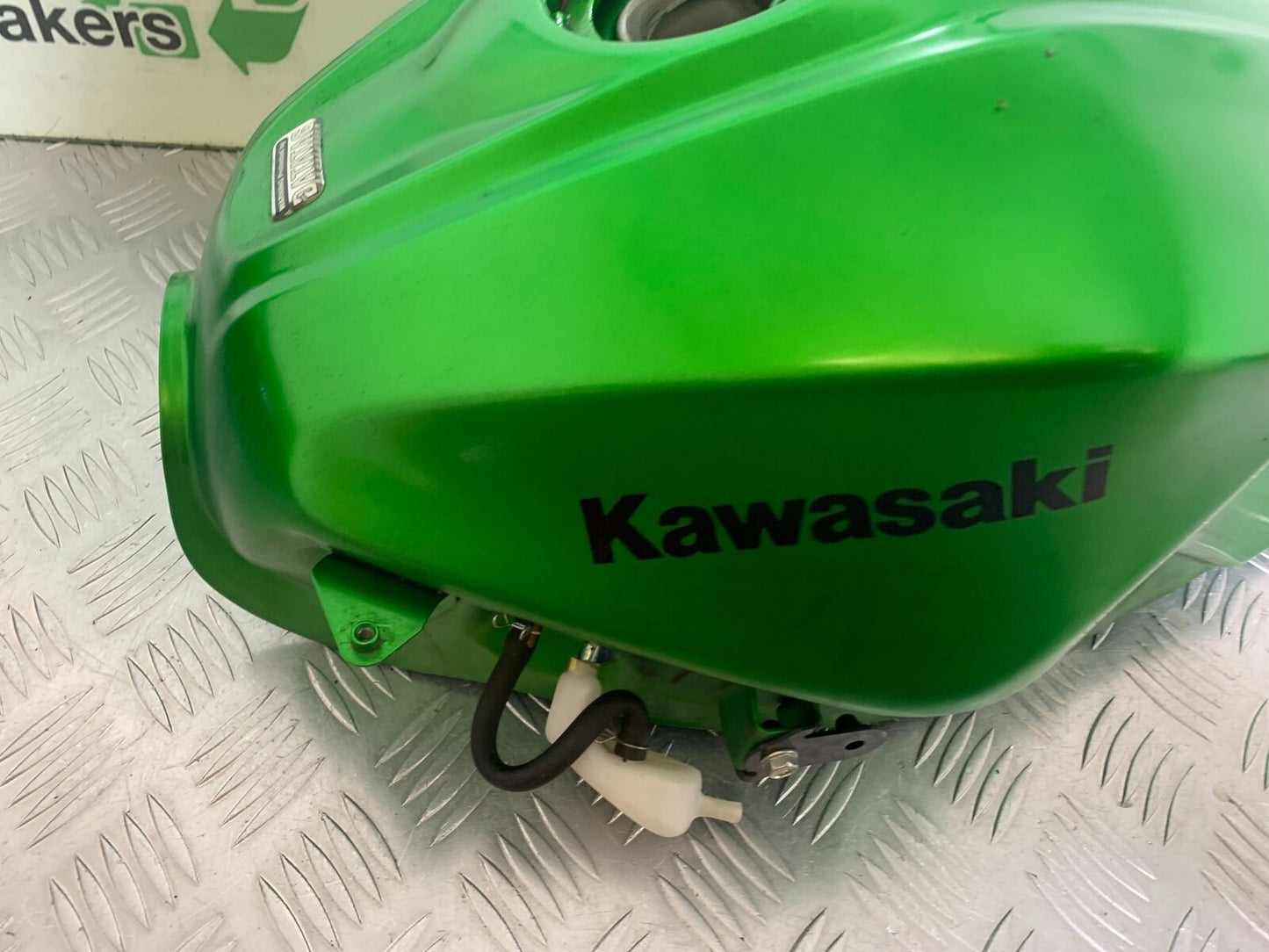 KAWASAKI Z300 ER300 PETROL TANK    YEAR 2016-2018  (CMB1056)