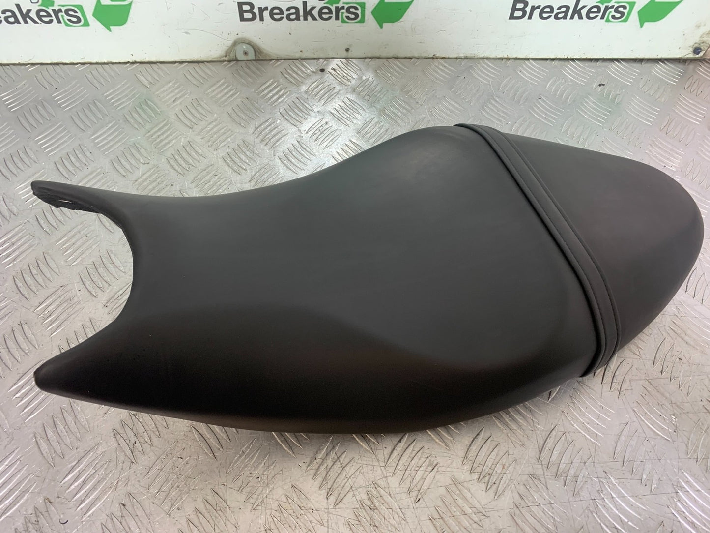 TRIUMPH TRIDENT 660 SEAT  YEAR 2021-2024 (CMB1295)