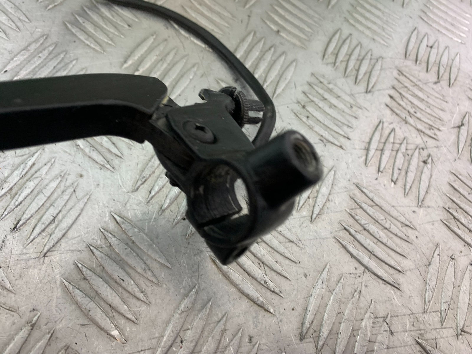 KTM DUKE 125 CLUTCH LEVER AND BRACKET   YEAR 2012-2016 (CMB1317)