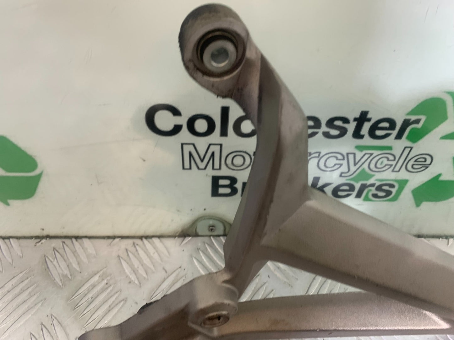 APRILIA SL750 SL 750 SHIVER LEFT HANGER  YEAR 2008-2016 (CMB1242)