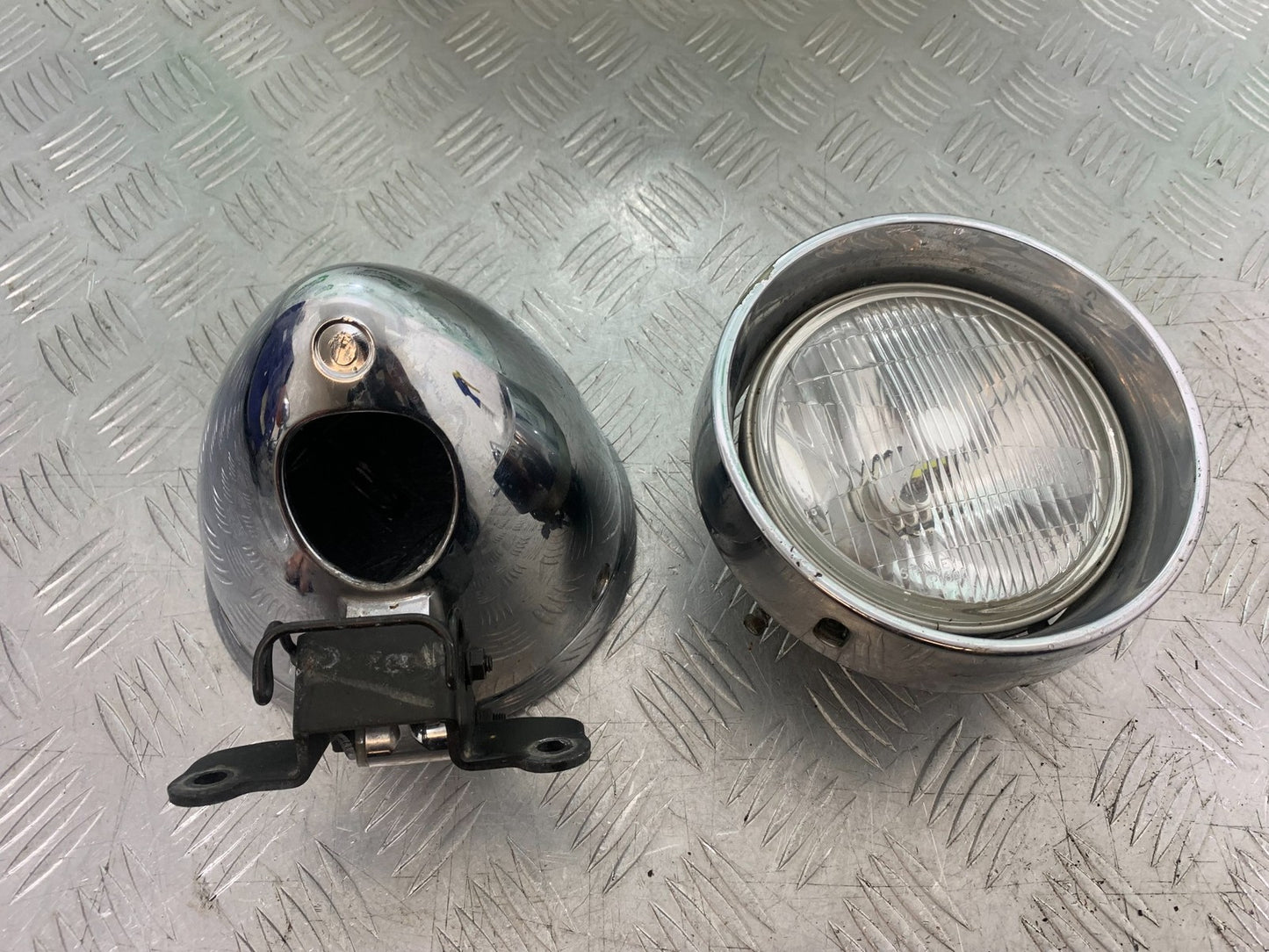 HONDA VT750 SHADOW HEADLIGHT AND BACKING YEAR 2003-2004 (CMB1265)