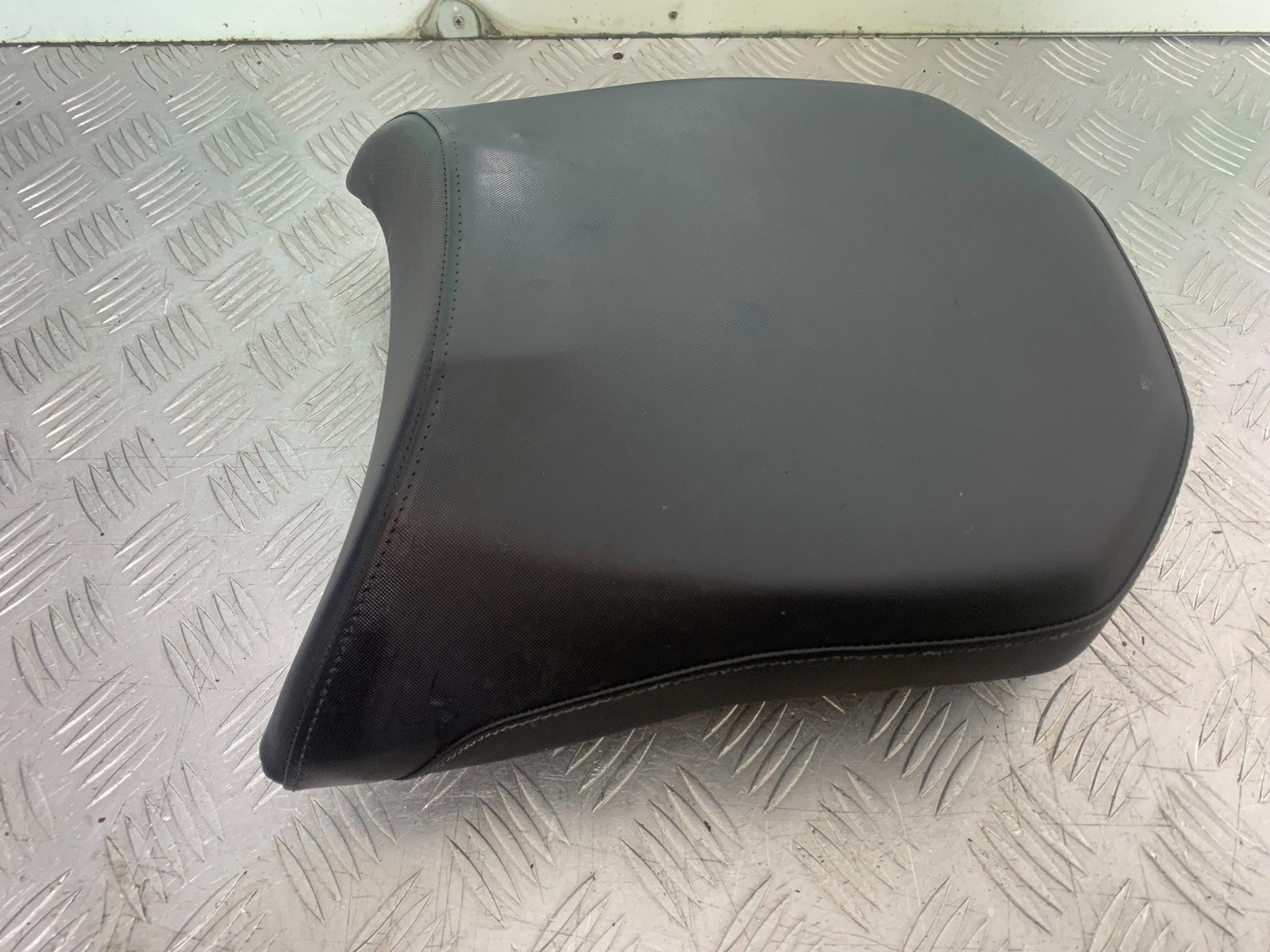 BMW R1200 R 1200 GS REAR SEAT  YEAR 2013-2016 (CMB1257)