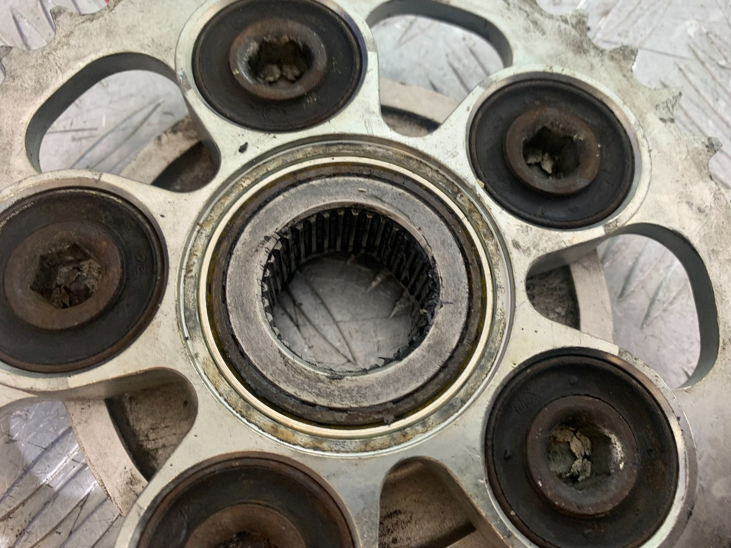 DUCATI 848 SPROCKET CARRIER YEAR 2008-2010 (CMB1323)