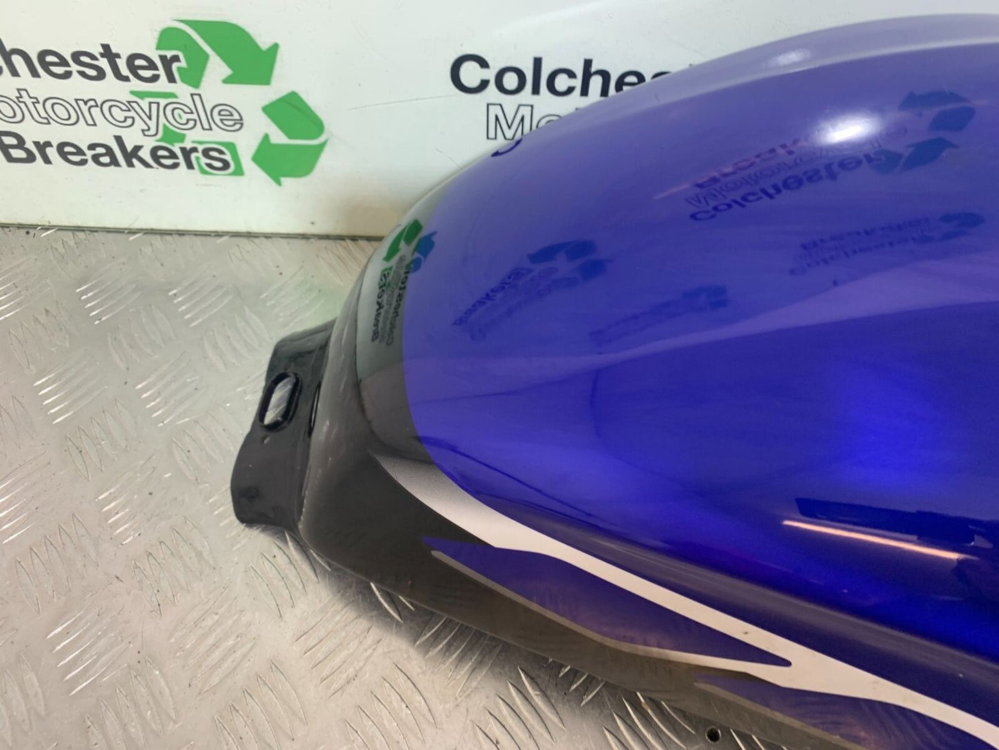 YAMAHA XJR1300 XJR 1300 PETROL TANK  YEAR 1999-2003 (CMB1055)