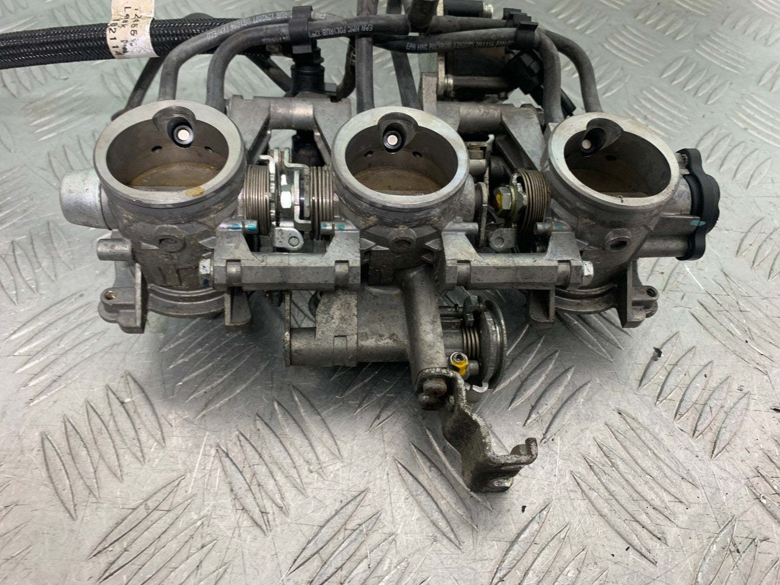 TRIUMPH 675 STREET TRIPLE RX THROTTLE BODIES 2015- 2017 (CMB1299)