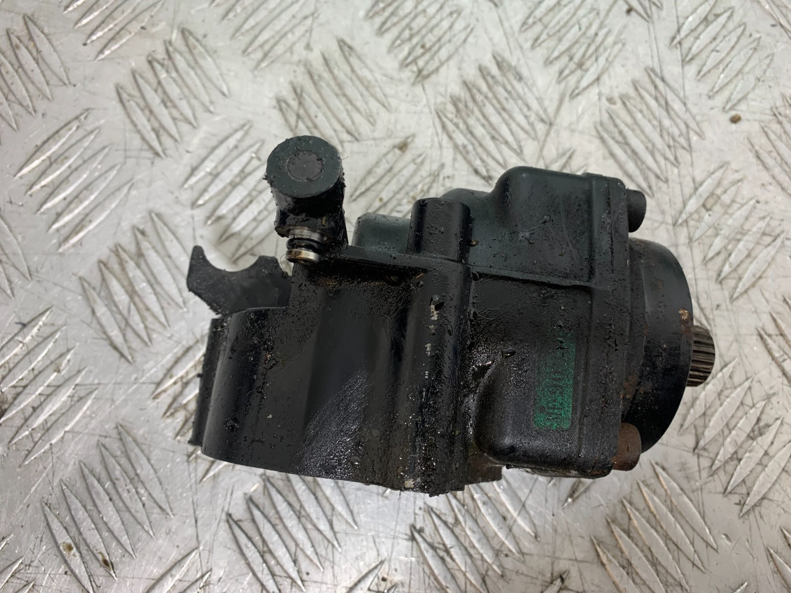 HONDA VT700 VT 700 ENGINE OUT PUT SHUFT  SHADOW  YEAR 1984-85 (CMB1328)