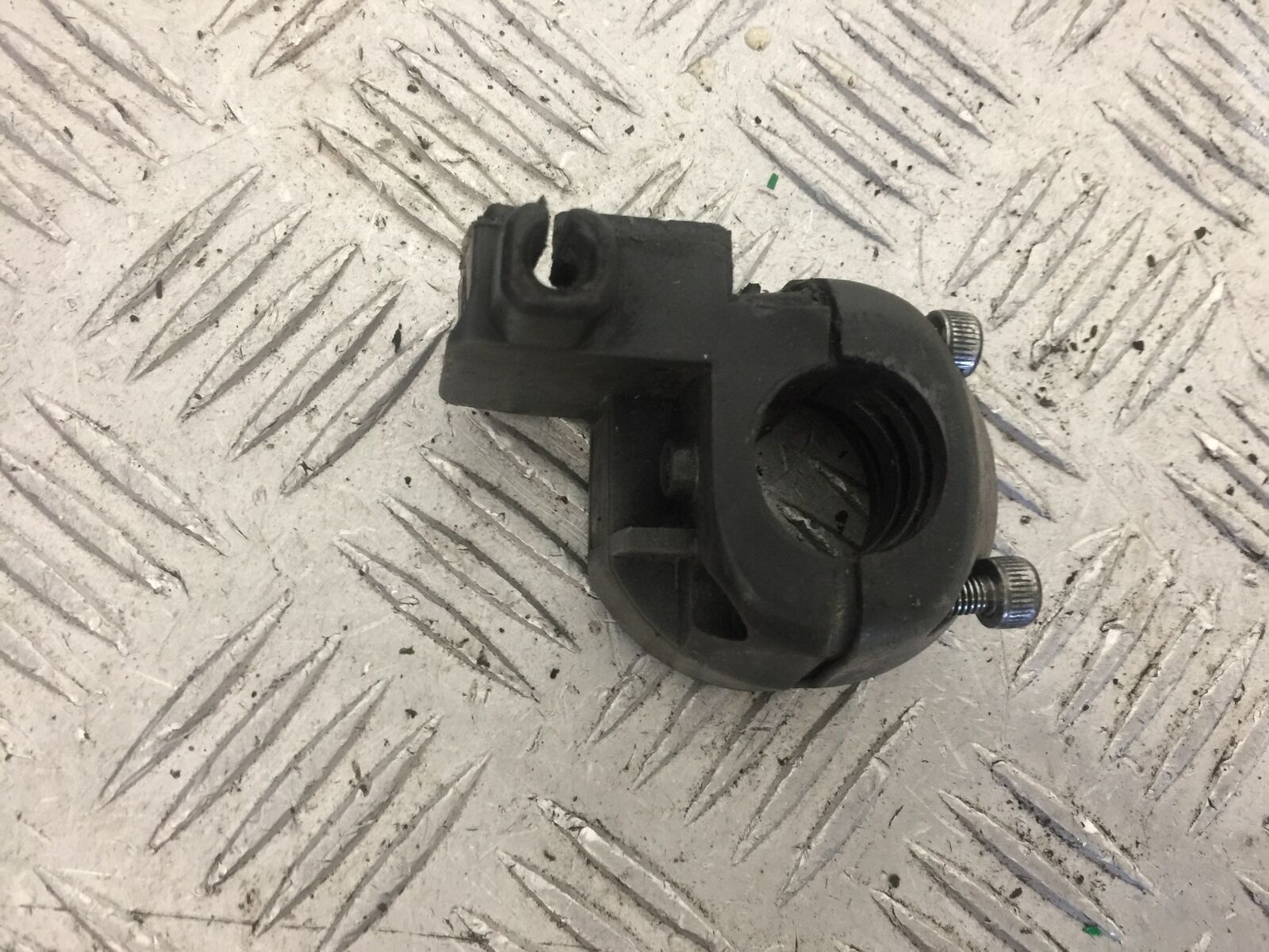 YAMAHA XT125X XT125 X THROTTLE HOUSING  YEAR 2008  (STOCK 857)