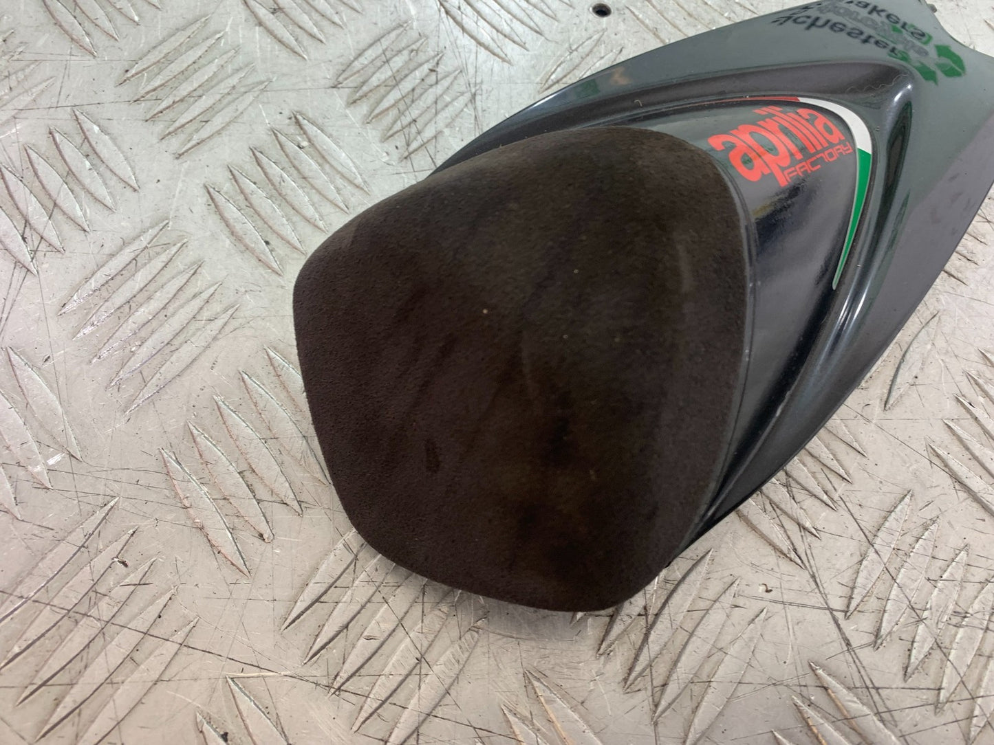 APRILIA RSV4 FACTORY REAR SEAT COWL   YEAR 2009-2012 (CMB1224)