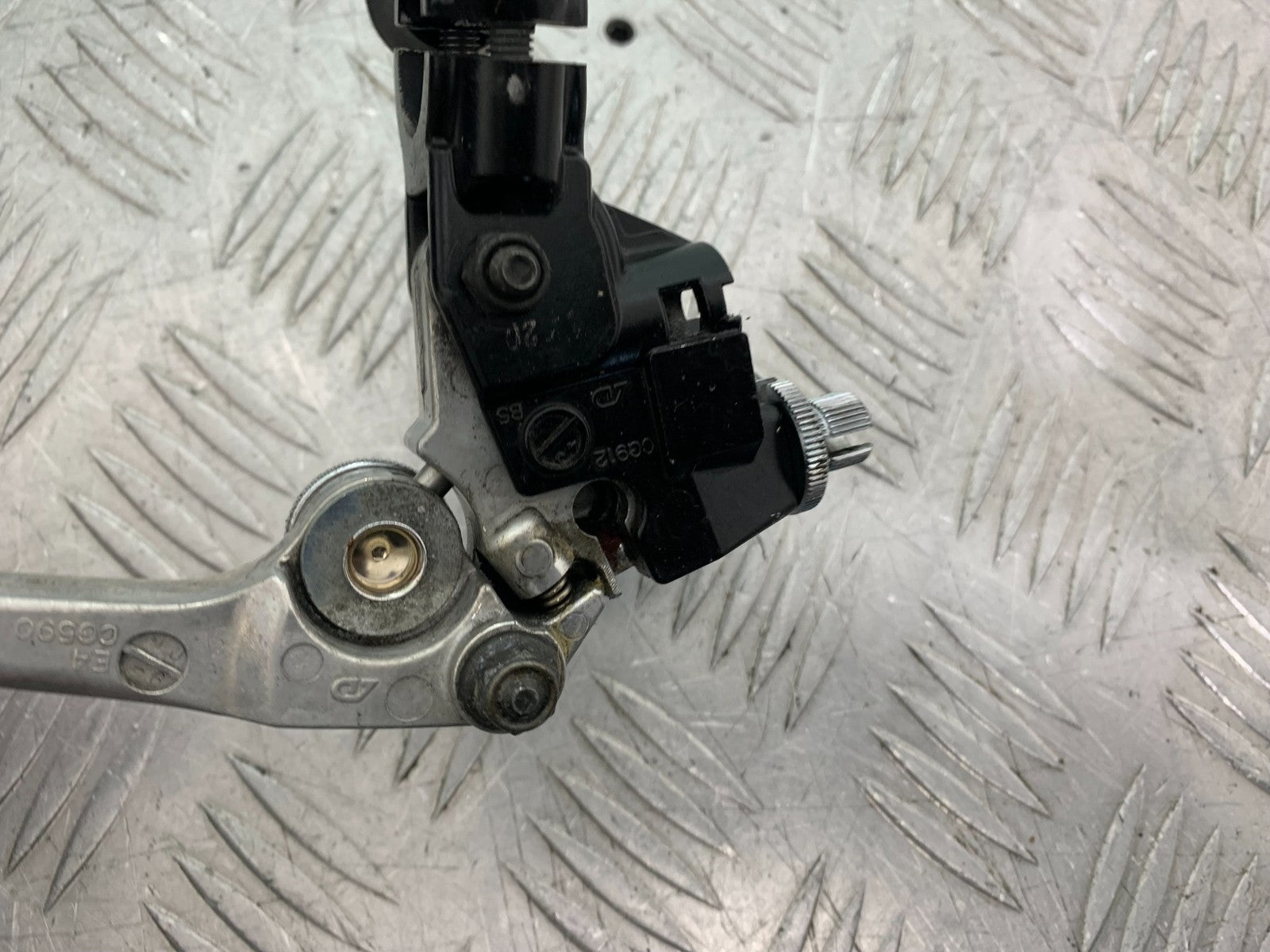TRIUMPH 675 STREET TRIPLE RX CLUTCH LEVER AND BRRACKET   2015- 2017 (CMB1299)