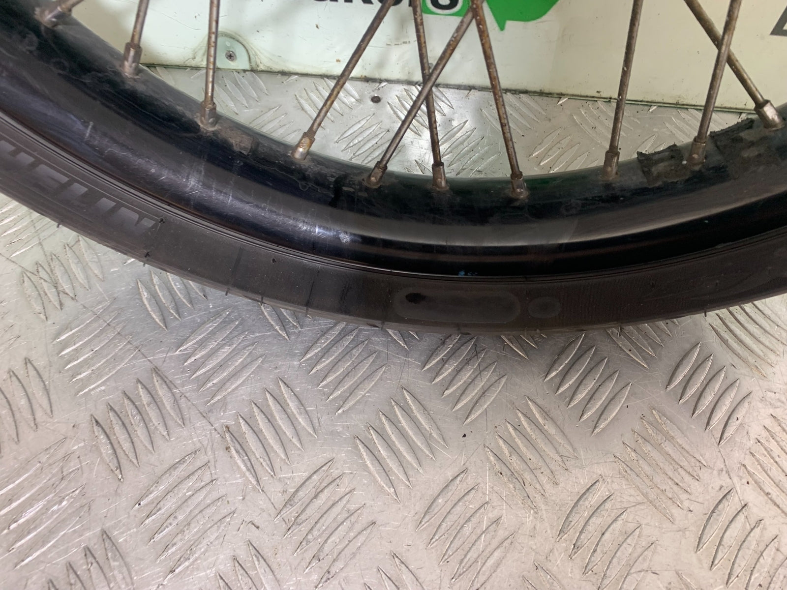 HARLEY DAVIDSON FXS BLACKLINE 1585 FRONT WHEEL   YEAR 2012 (CMB1147)