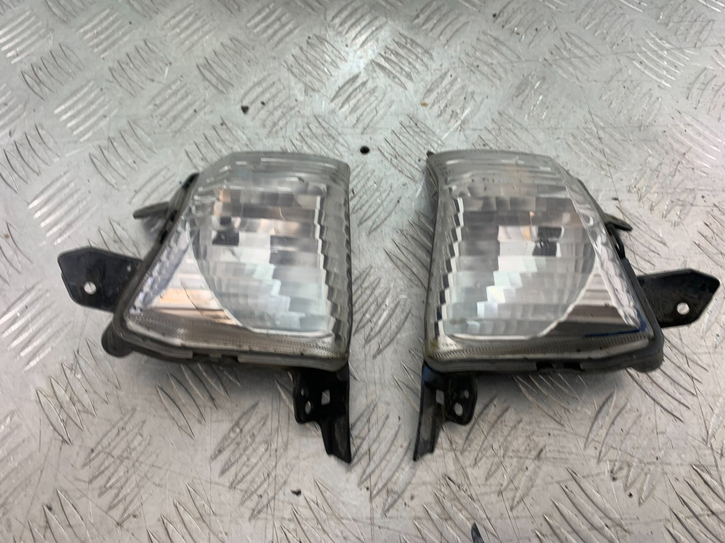 YAMAHA XMAX 125 XMAX-125 FRONT INDICATORS YEAR 2015-2020  (CMB1266)