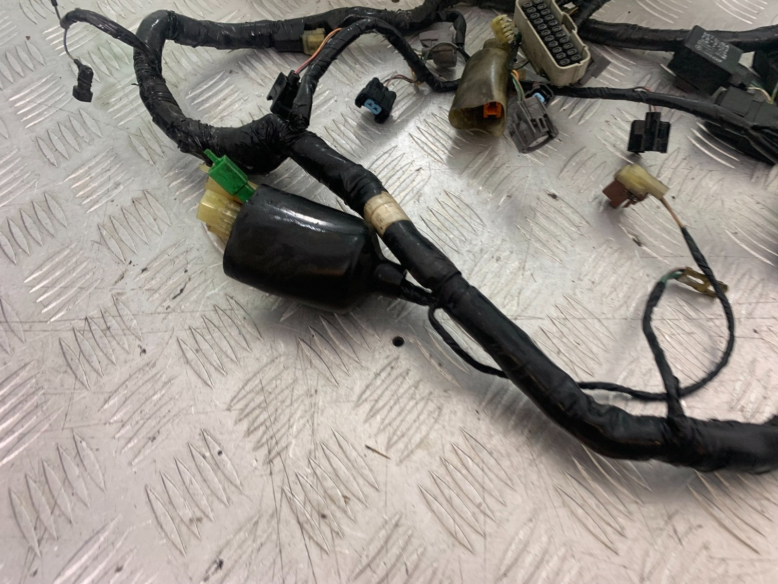 HONDA CBR1100 BLACKBIRD WIRING LOOM   YEAR 1999-2005 (CMB1232)