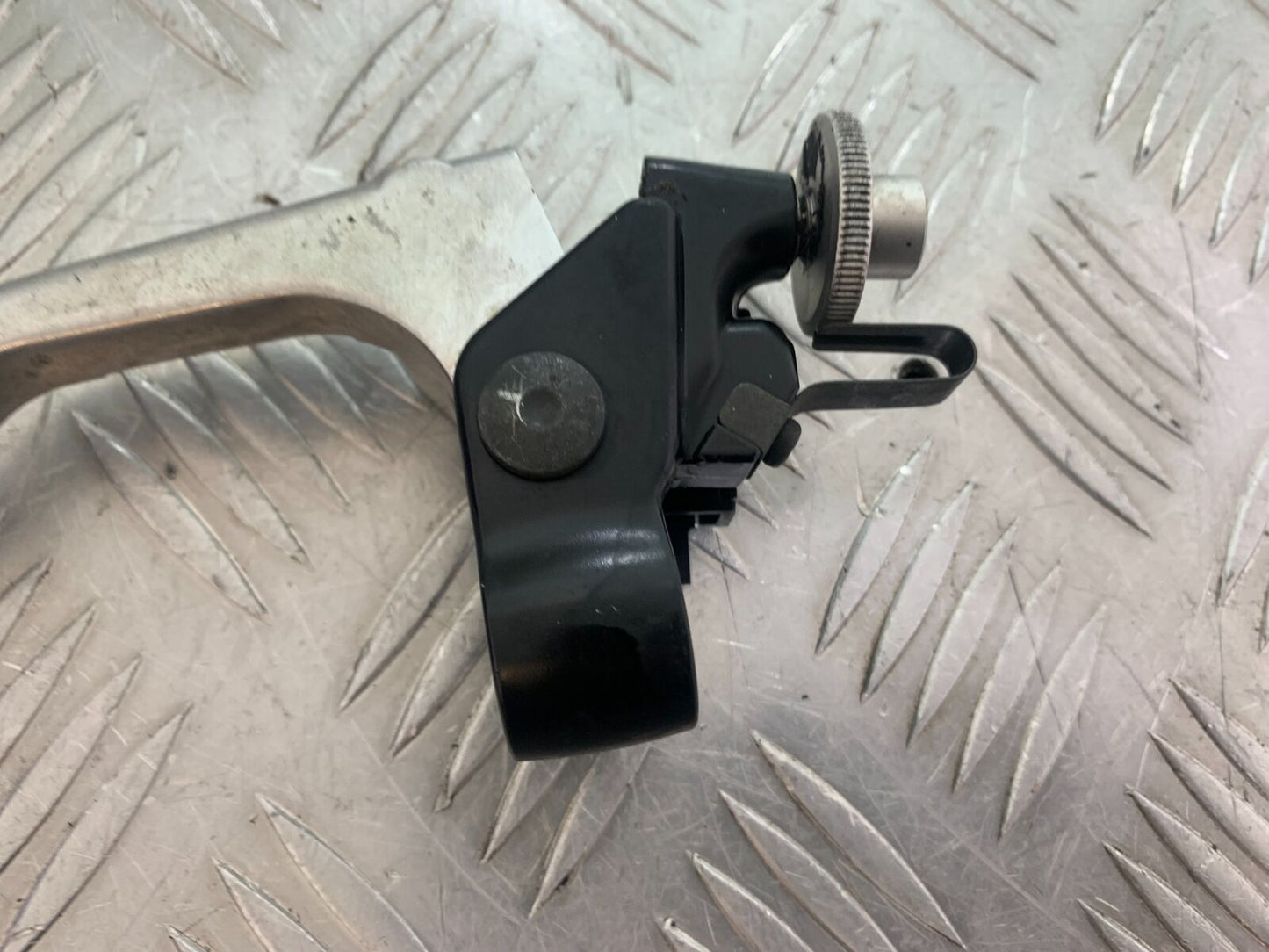 YAMAHA XJ6 XJ6-S CLUTCH LEVER AND BRACKET YEAR 2009-2015  (CMB1070)
