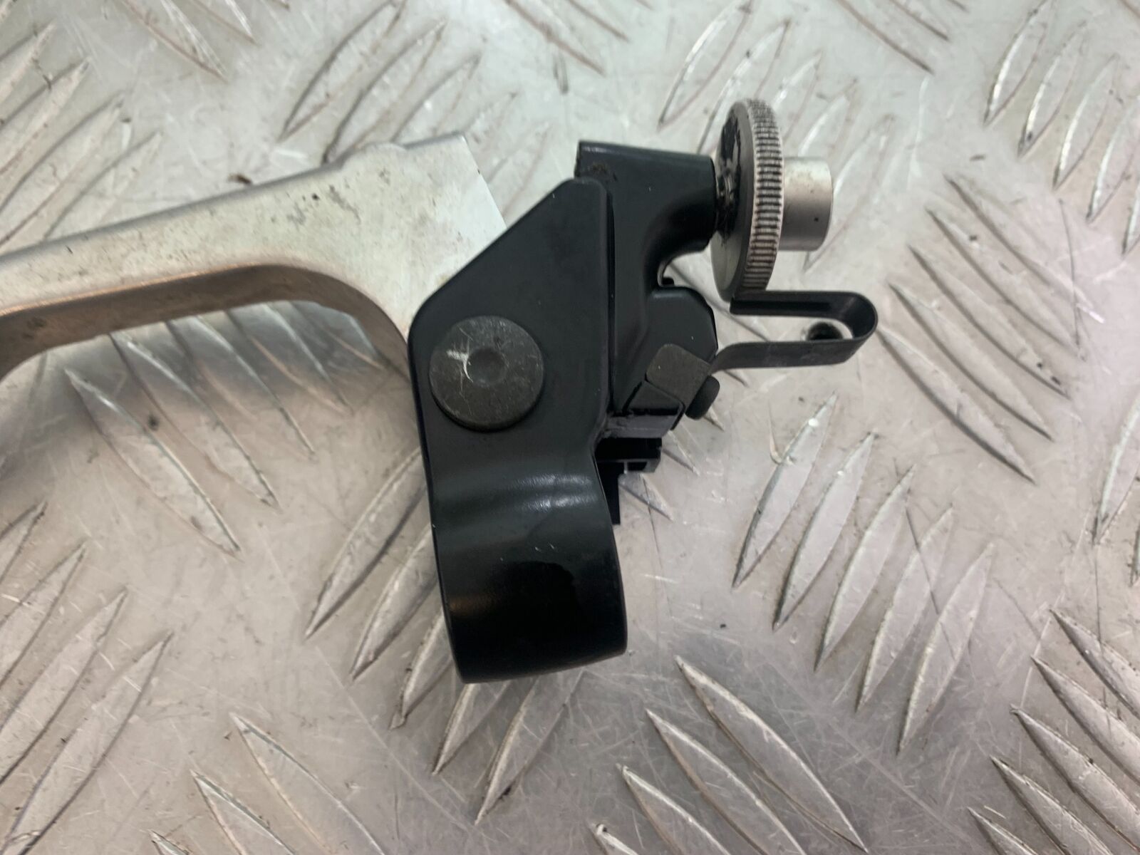 YAMAHA XJ6 XJ6-S CLUTCH LEVER AND BRACKET YEAR 2009-2015  (CMB1070)