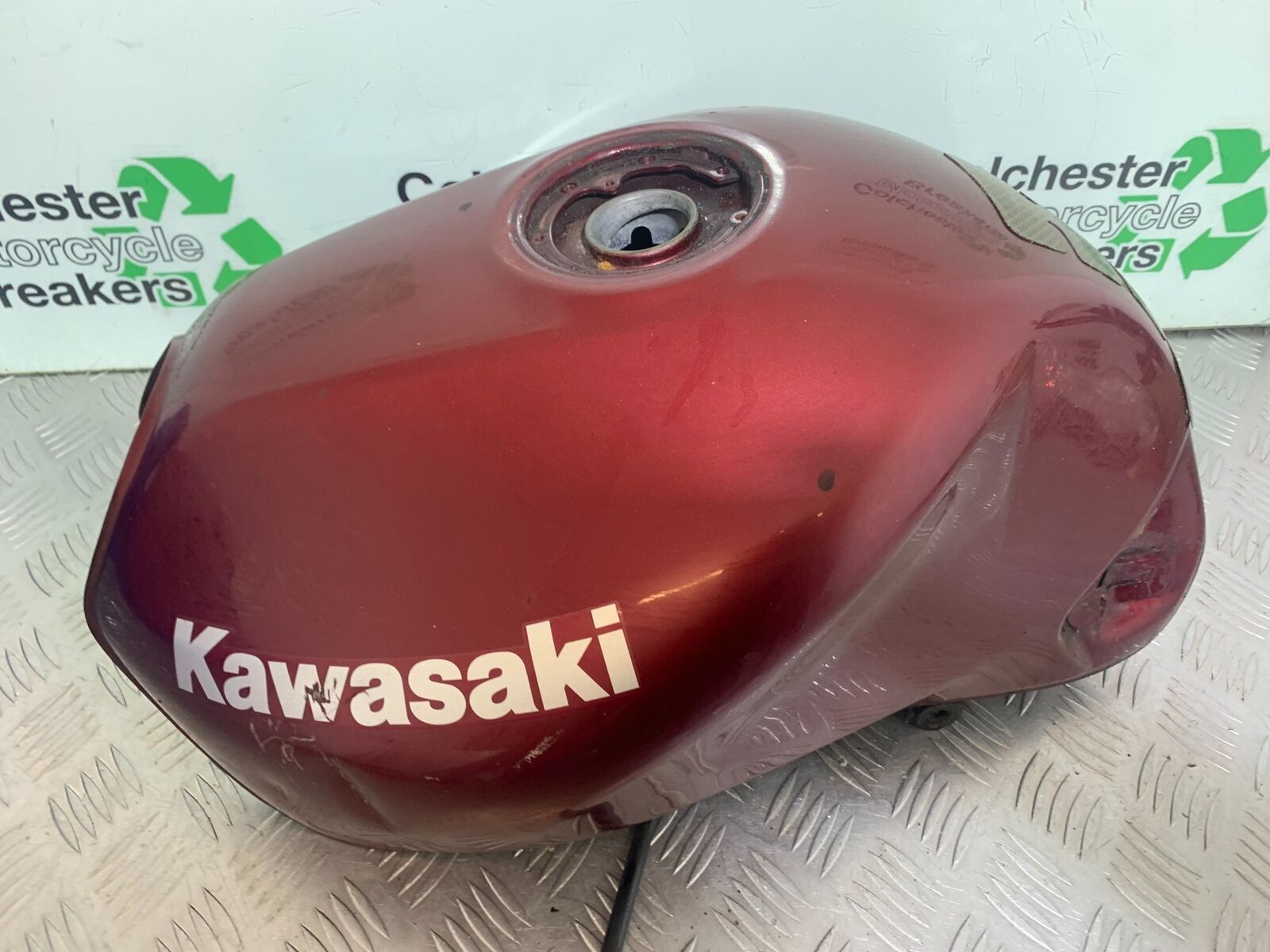 KAWASAKI Z750 ZR750 ZR-7S PETROL TANK  YEAR 1999-05 (CMB1135)