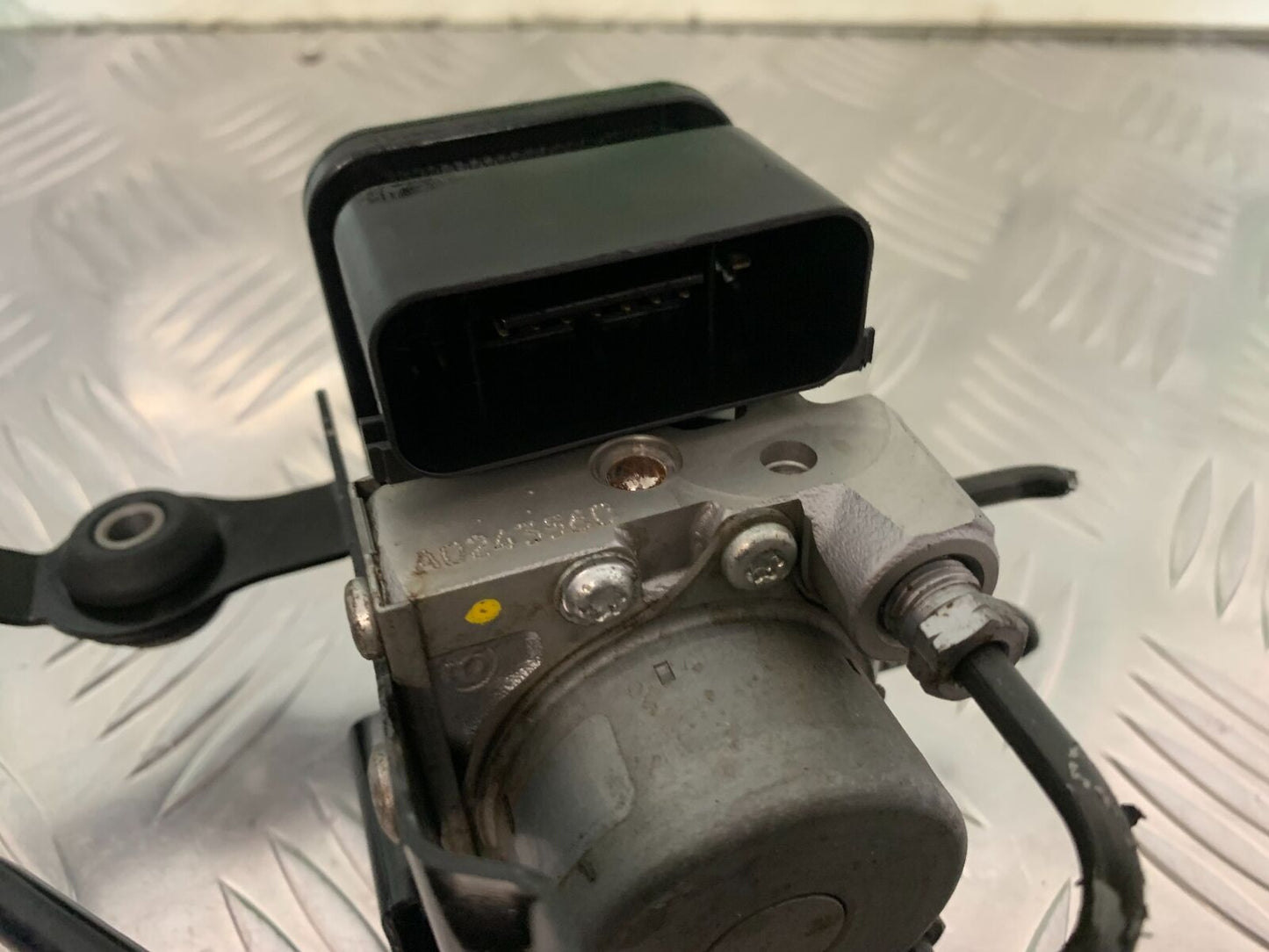 TRIUMPH TIGER 800 XCA ABS PUMP   YEAR 2015-2017 (STOCK 940)