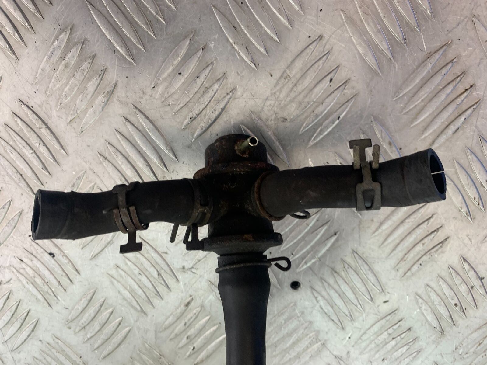 KAWASAKI Z750 ZR750 ZR-7S AIR VALVE  YEAR 1999-05 (CMB1135)