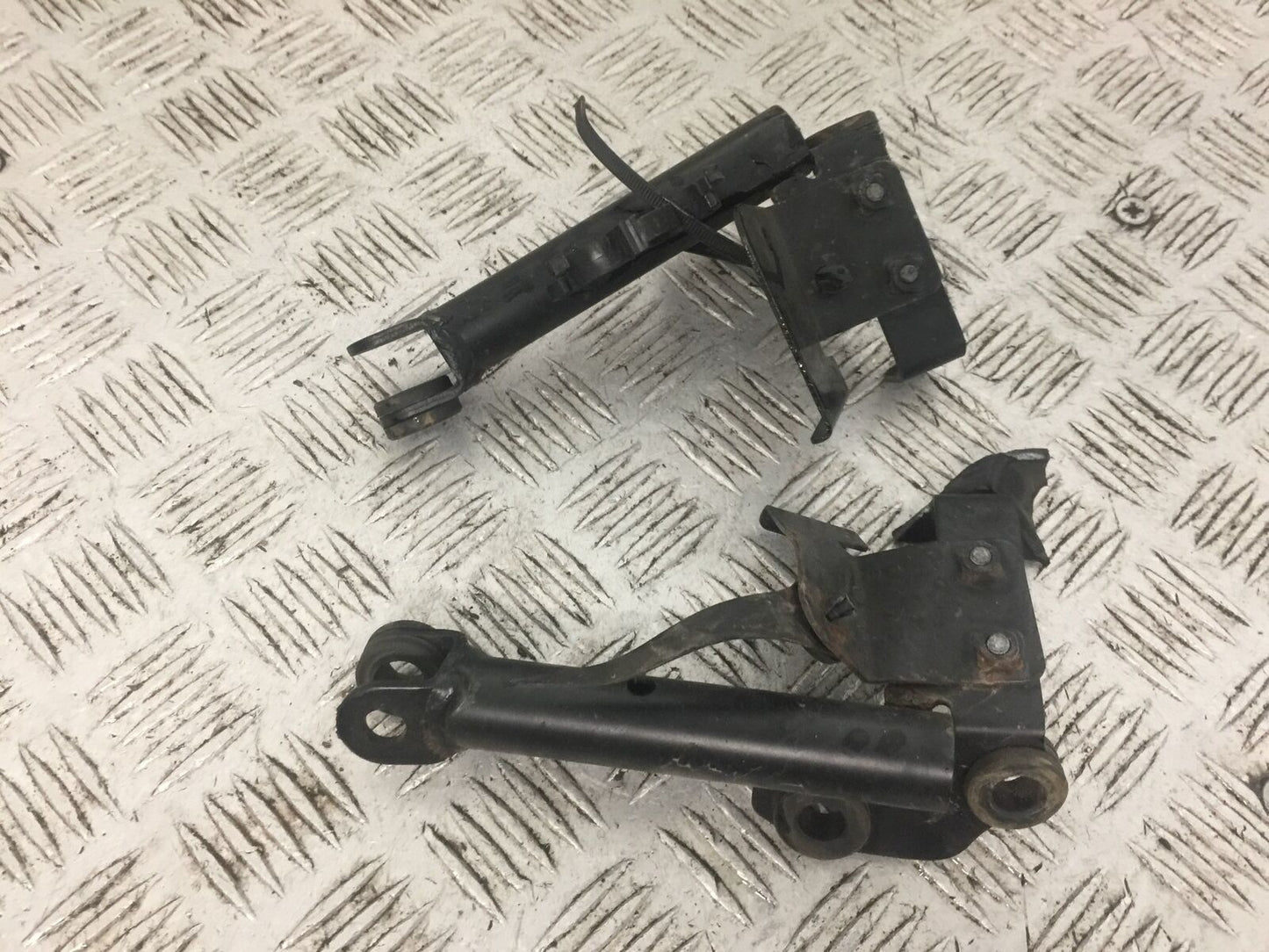 KAWASAKI Z1000 SX LEFT AND RIGHT BRACKETS  YEAR 2011 (STOCK 796)