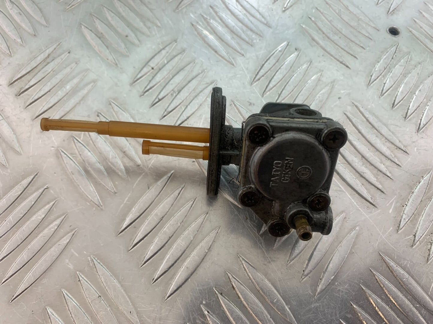 KAWASAKI ZR 750 ZEPHYR PETROL TAP  YEAR 1991-95 (CMB1008)
