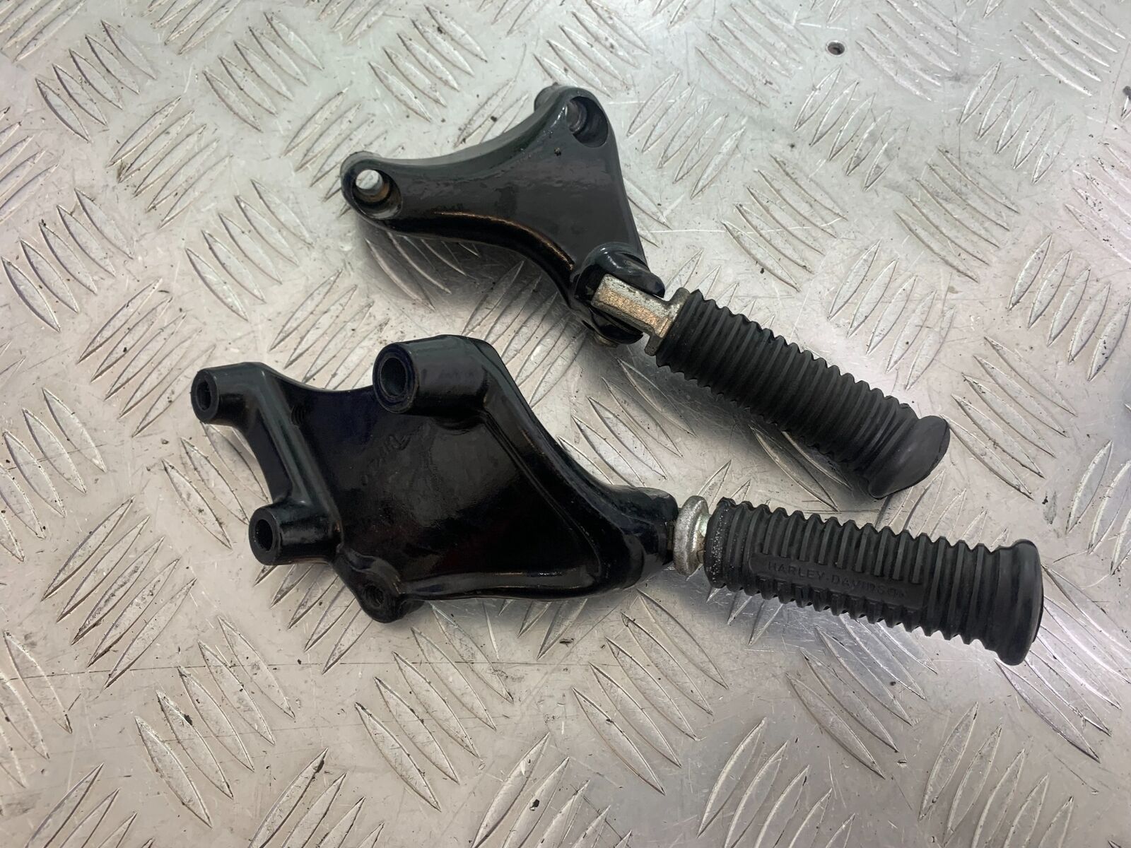 HARLEY DAVIDSON XL883 N IROD PEGS AND BRACKETS YEAR 2020  (CMB1116)