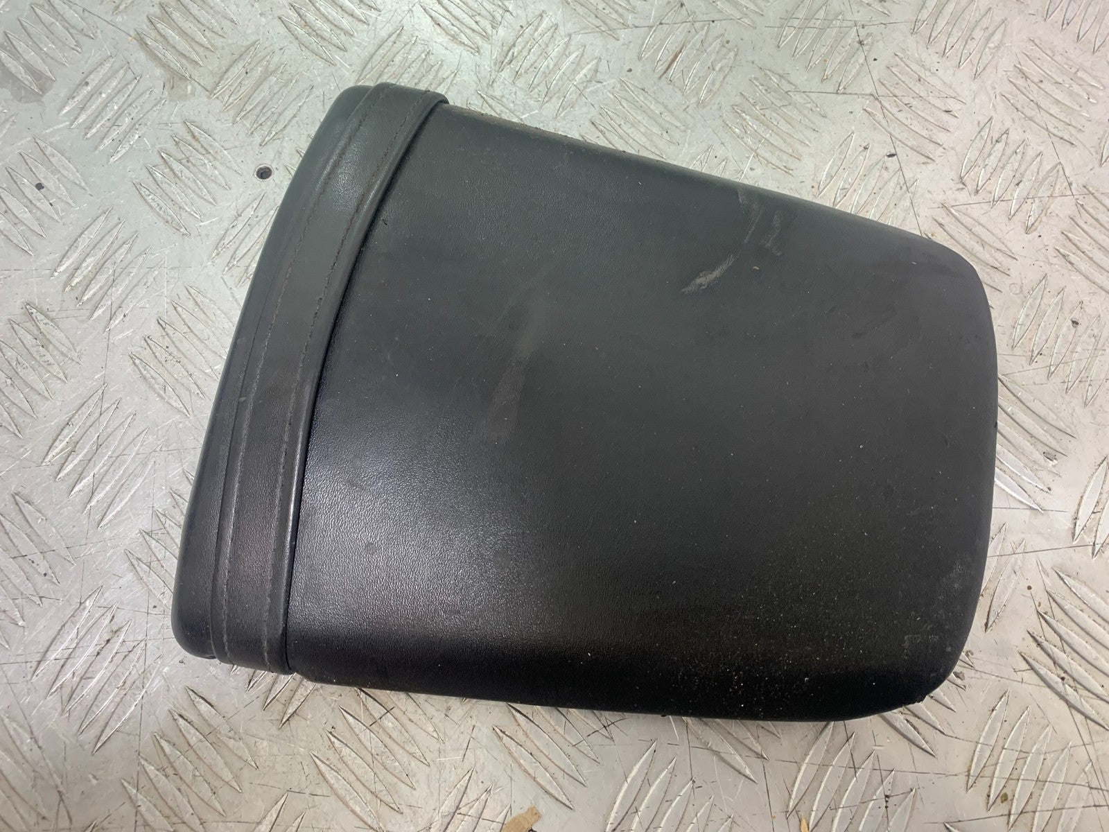 HONDA CBR600 CBR 600 RR REAR SEAT   YEAR 2003-2004 CMB1173)