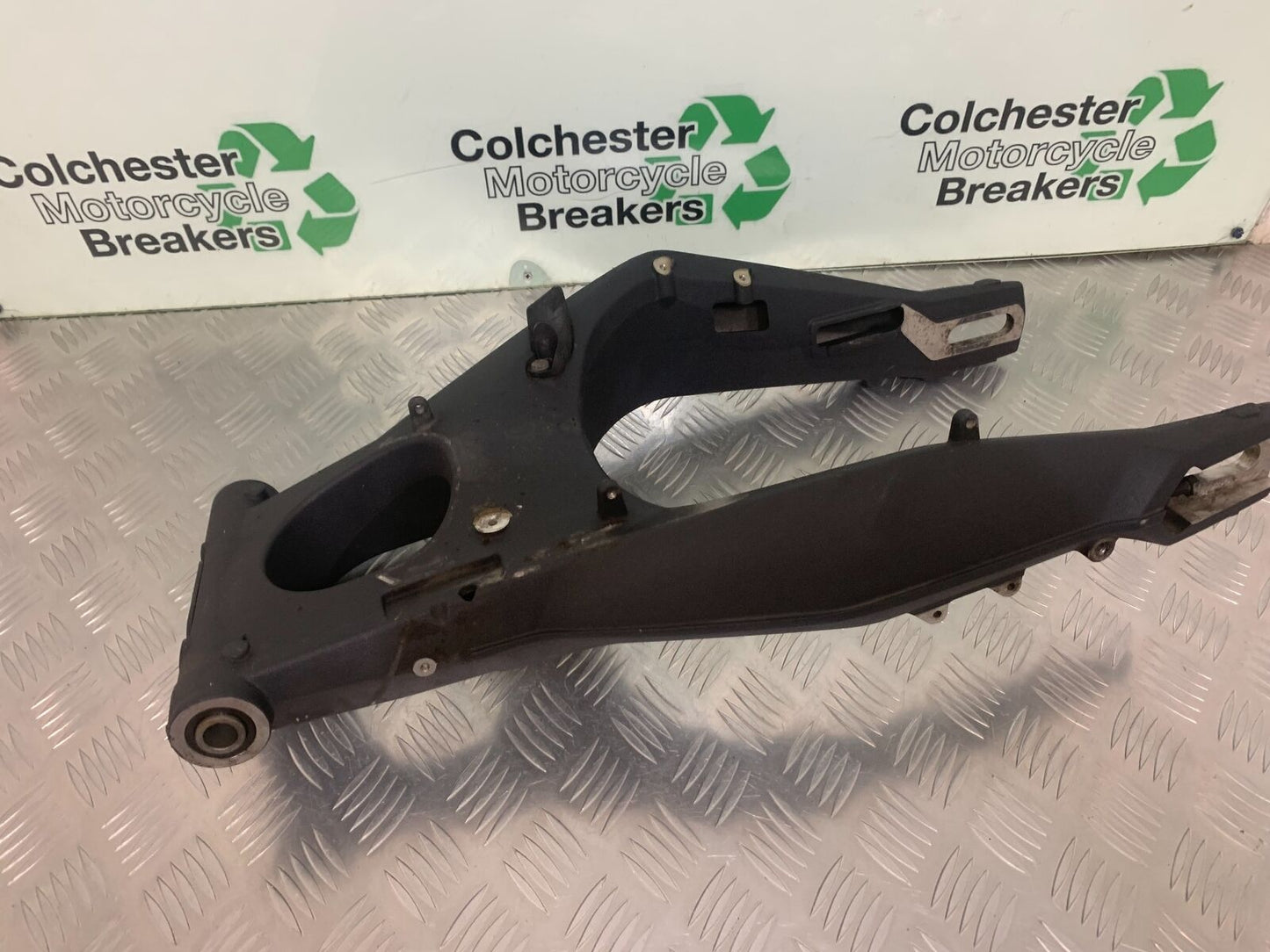 TRIUMPH 675 STREET TRIPLE RX SWINGARM  YEAR 2015-2017  (STOCK 971)