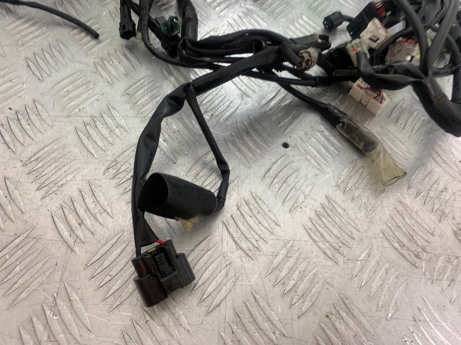YAMAHA YZF R7 WIRING LOOM    YEAR 2022-2025 (CMB1255)