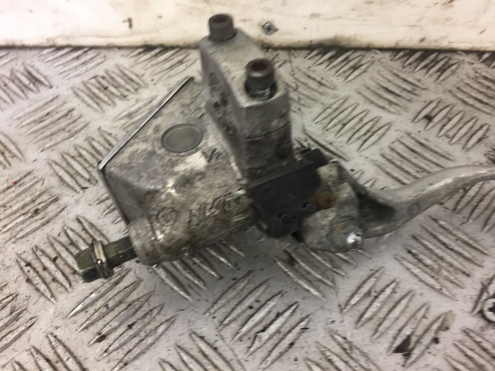HONDA VT1100 C SHADOW FRONT BRAKE MASTER CYLINDER YEAR 1987-1996  (STOCK 540)