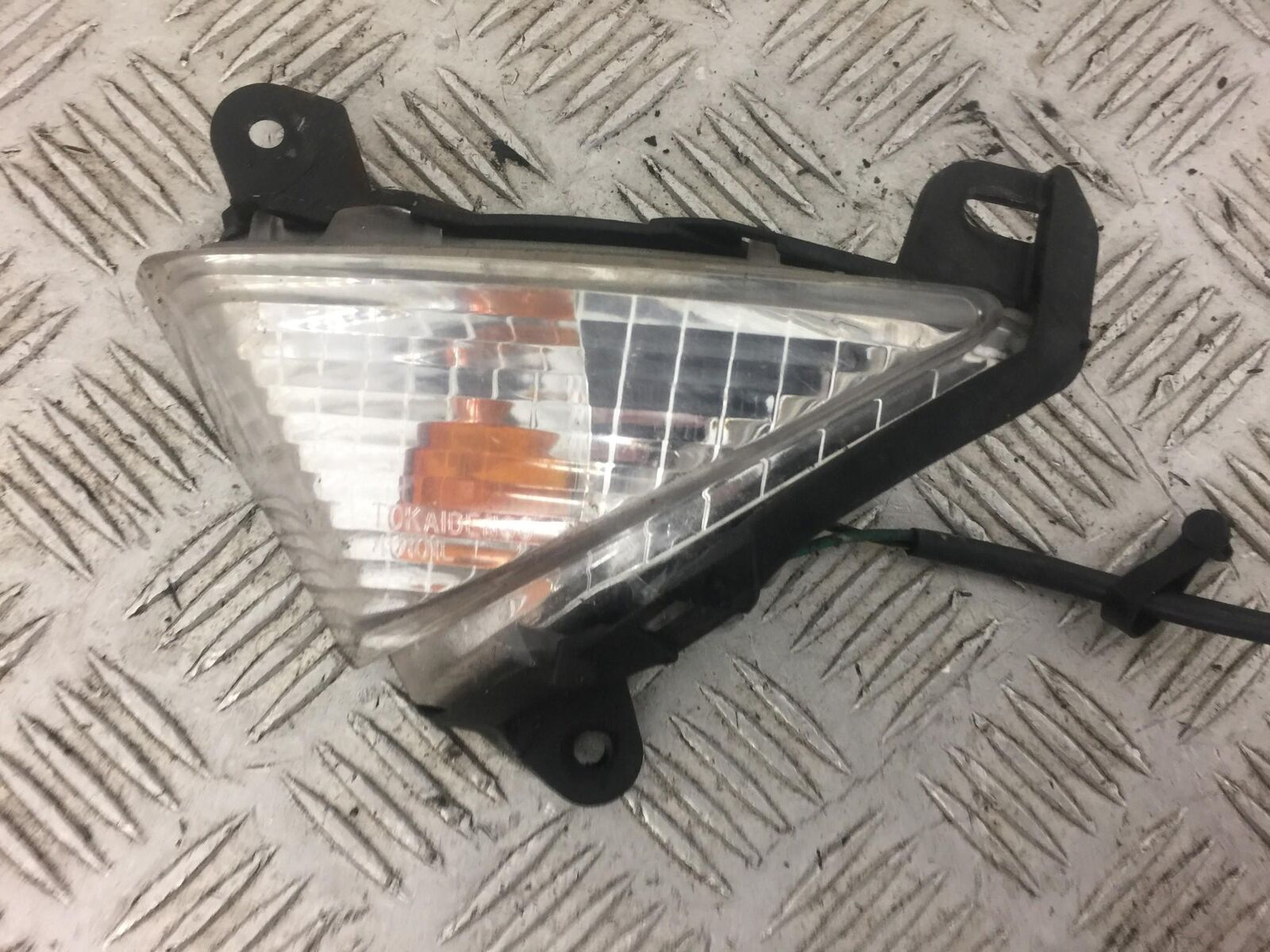 KAWASAKI ER6 F FRONT LEFT INDICATOR YEAR 2006-2008 STOCK 401)