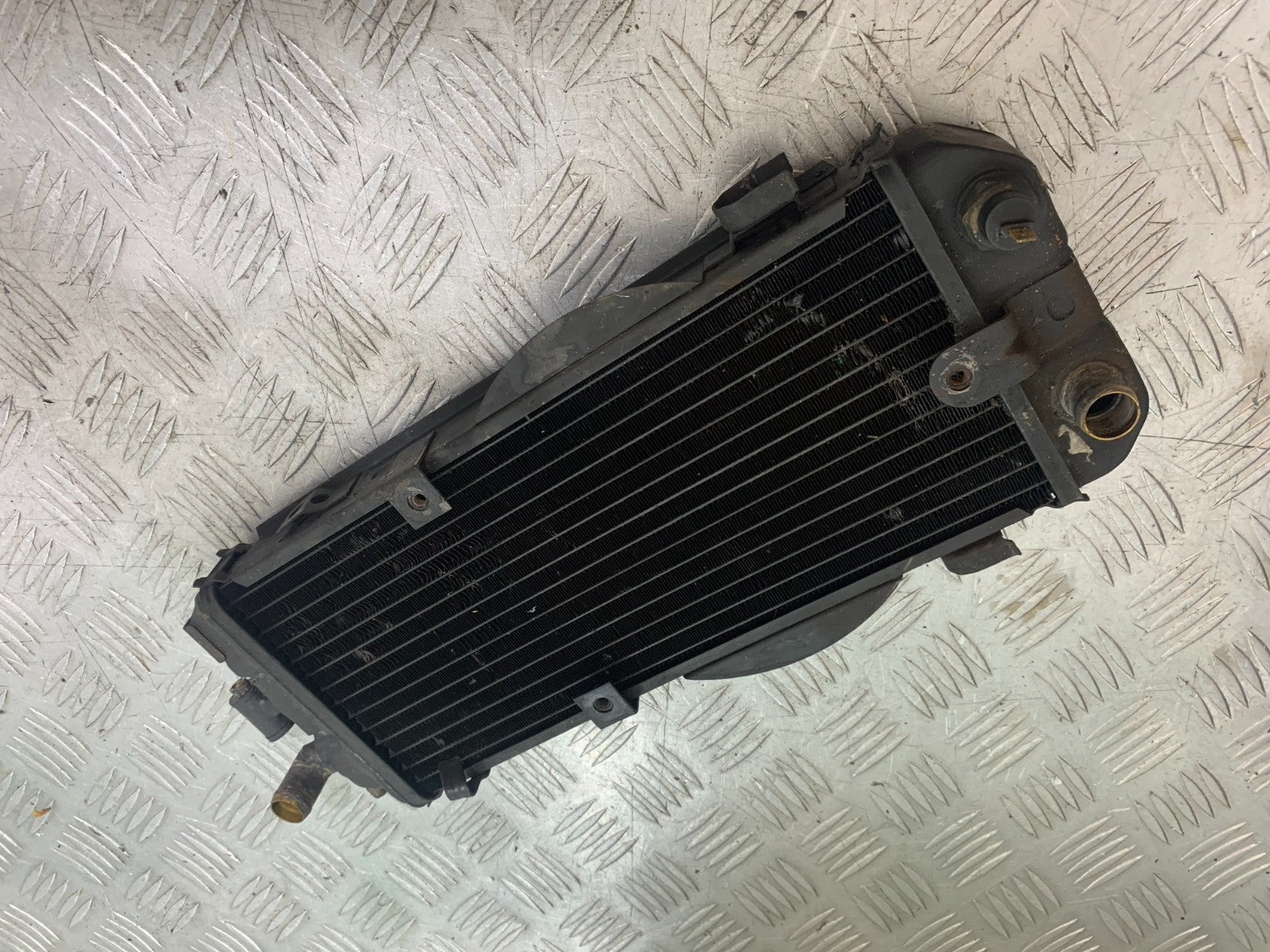 HONDA VT700 VT 700 SHADOW RADIATOR   YEAR 1984-85 (CMB1328)