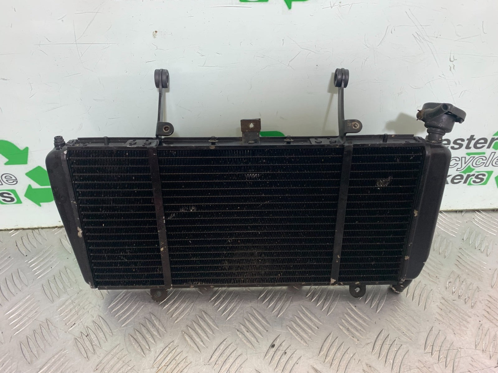 TRIUMPH 1050 SPRINT ST RADIATOR  2003-2011 (CMB1285)