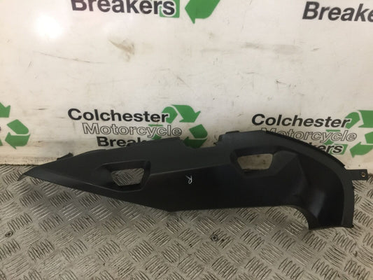 TRIUMPH TROPHY 1215 SE RIGHT PANEL   2012-2017 (STOCK 740)