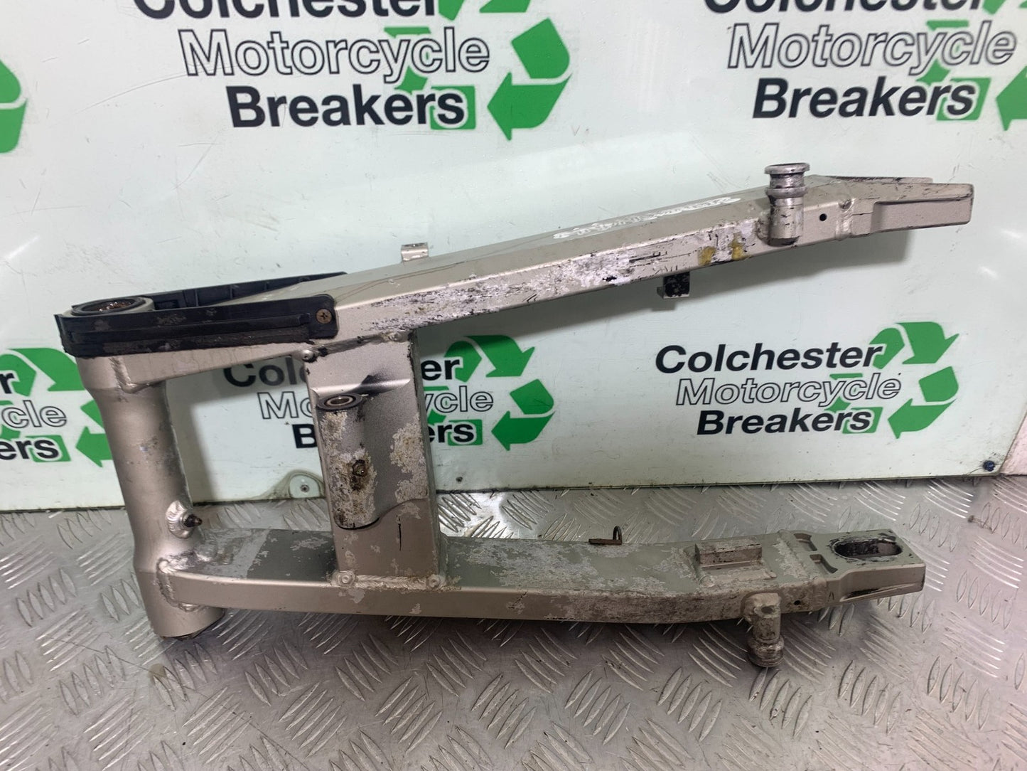 KAWASAKI ZX9R ZX9 E1 SWINGARM  YEAR 2000-01 (CMB1171)