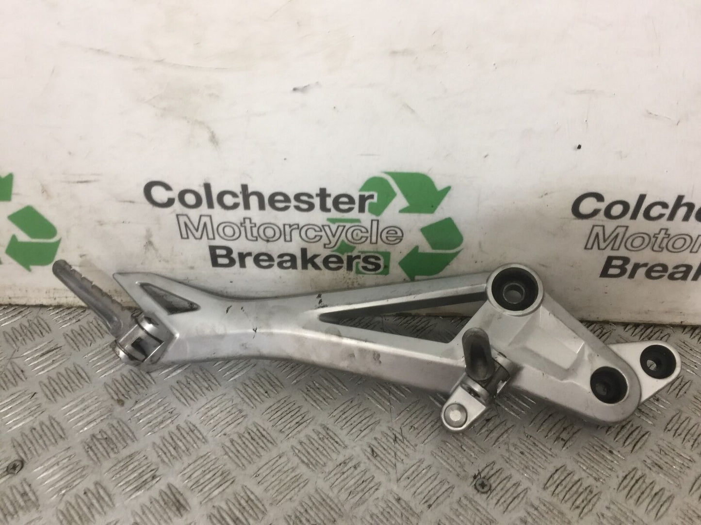 DUCATI 696 MONSTER RIGHT HANGER AND PEGS  YEAR 2008 (STOCK 768)