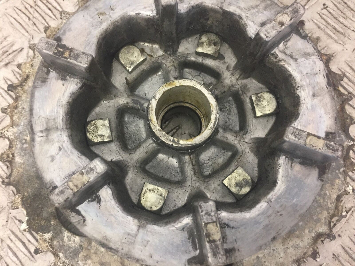 SUZUKI GSX550 ES GSX 550 ES SPROCKET CARRIER  YEAR 1985