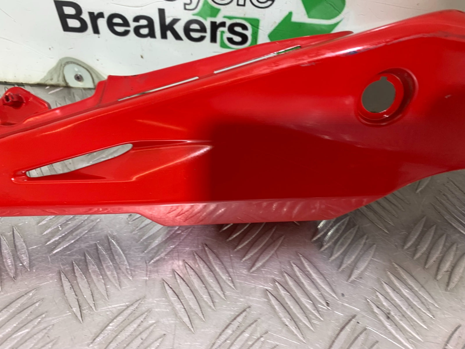 HONDA CBR500R CBR 500 R RIGHT SEAT PANEL  YEAR 2012-16 (CMB1151)