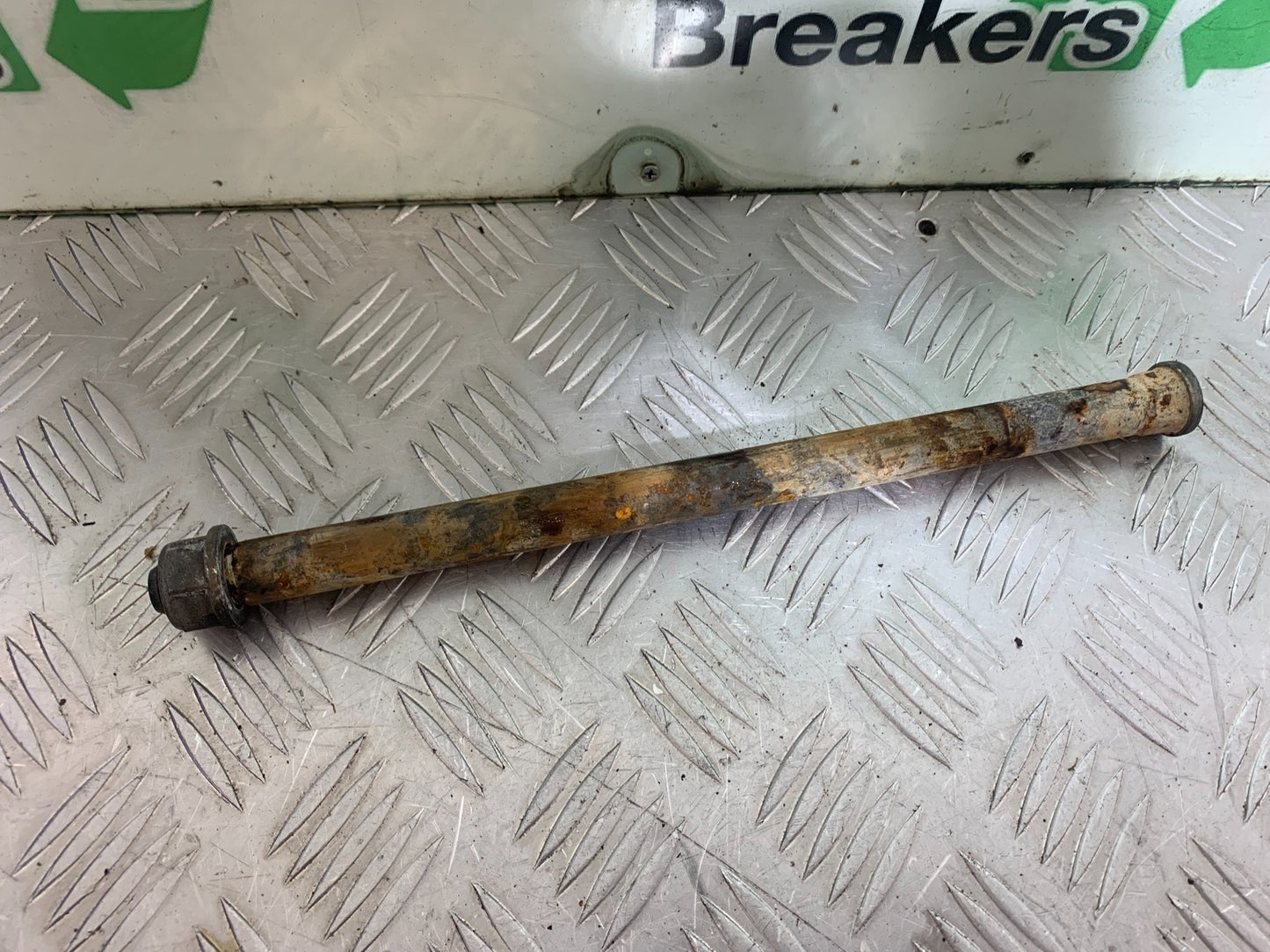 HONDA VFR750 VFR 750 SWINGARM SPINDLE   YEAR 1994-1997 (CMB1156)