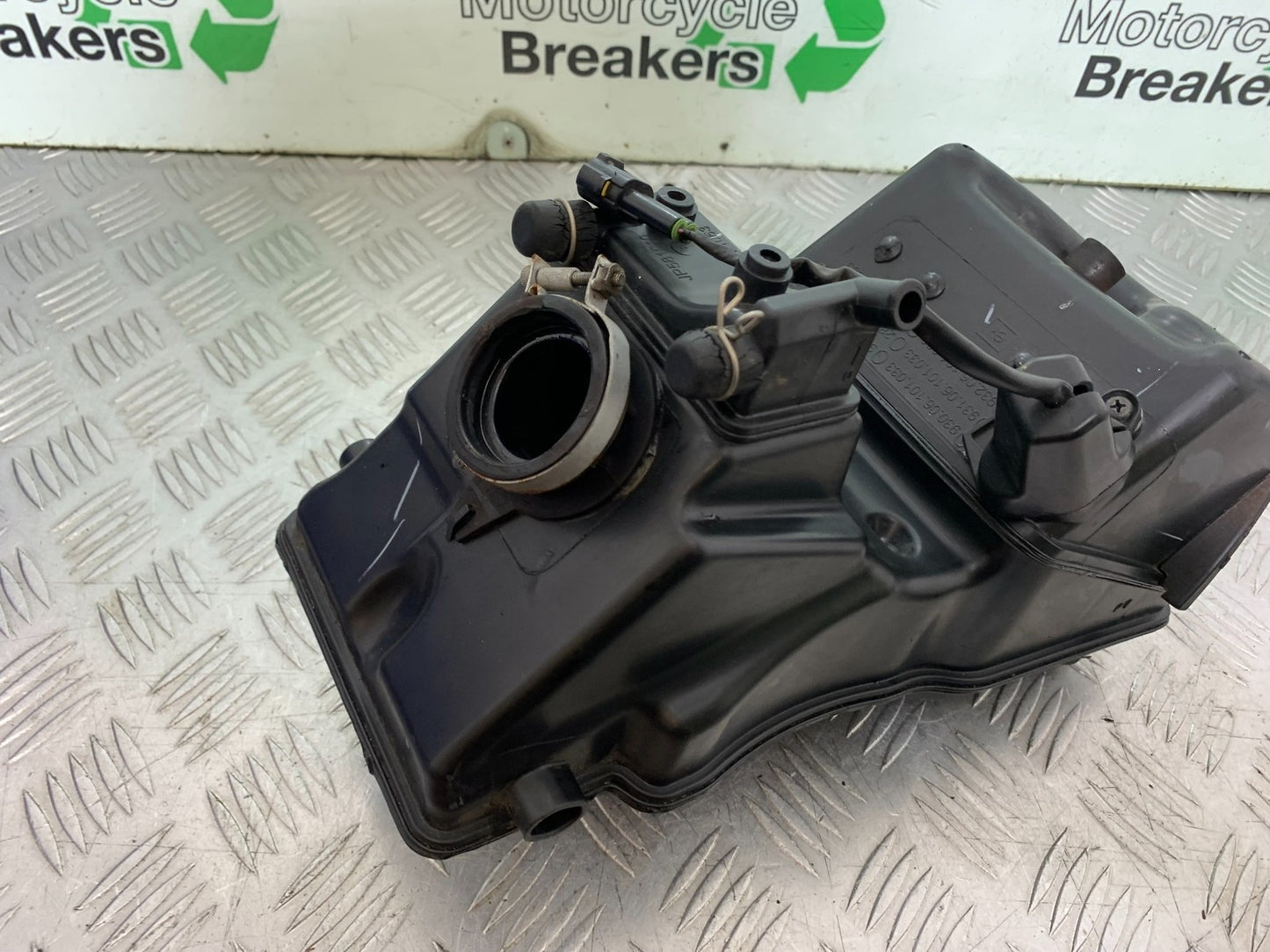 KTM DUKE 125 AIRBOX YEAR 2017-2022 (CMB1274)